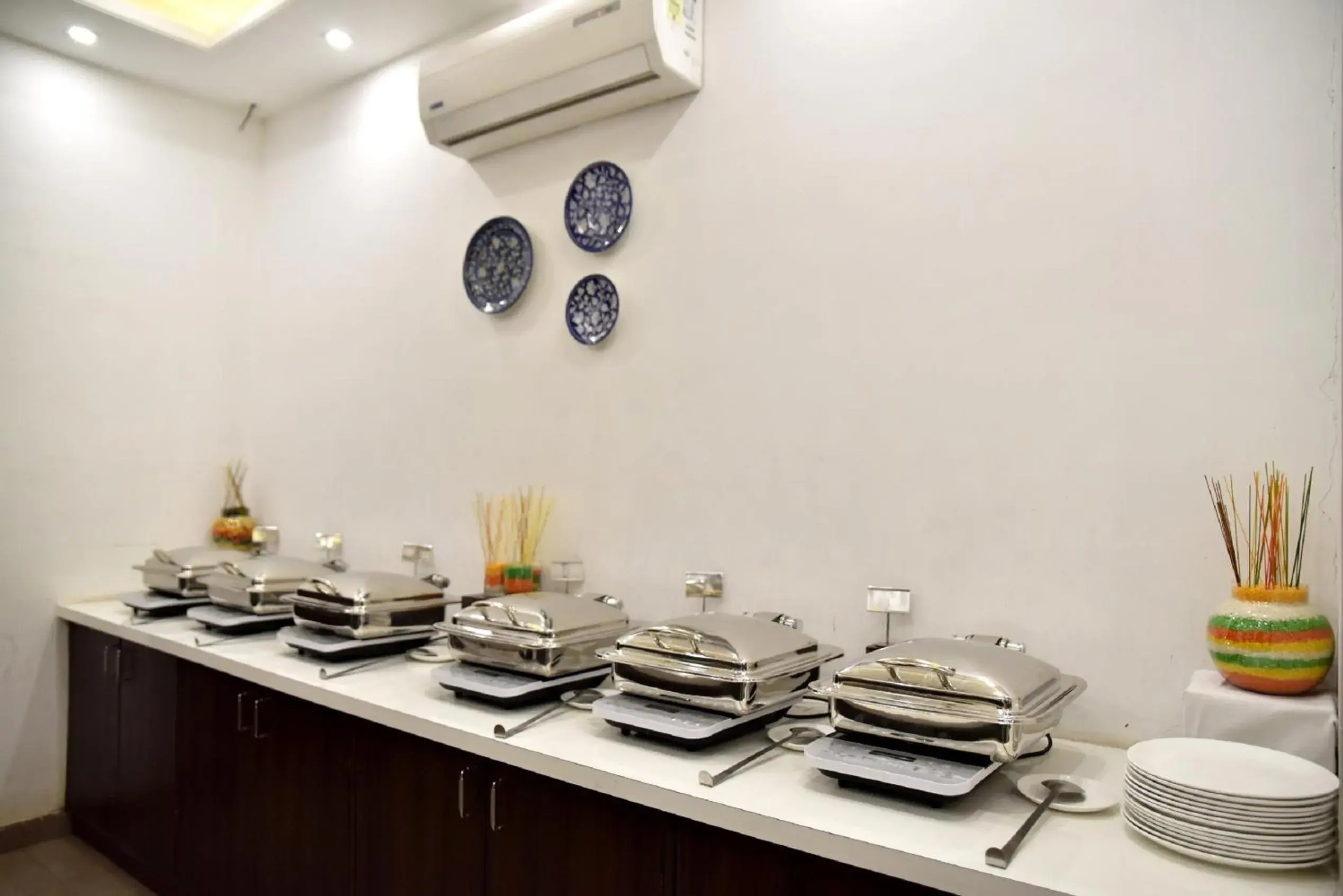 Restaurant/Places to Eat in Hotel Gandharva - A Green Hotel