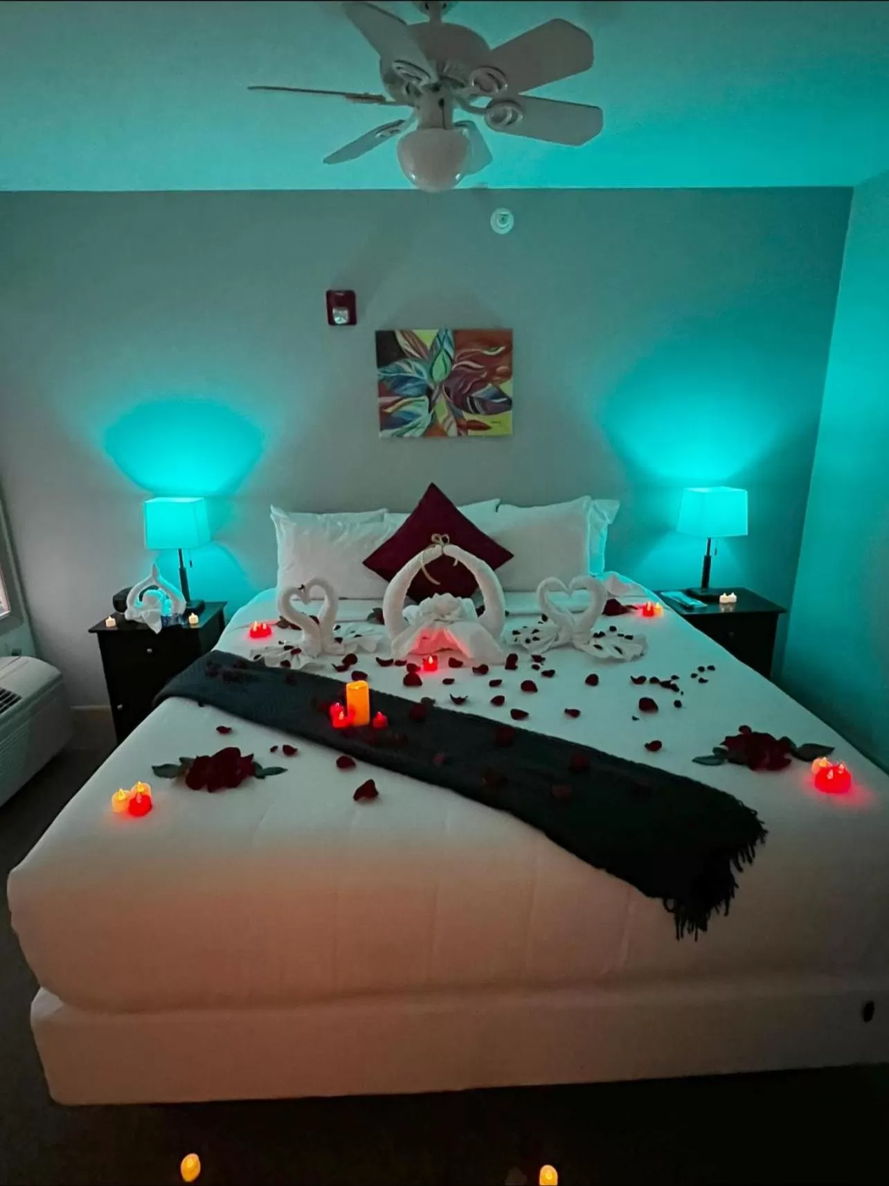 Bed in Mill Creek Hotel