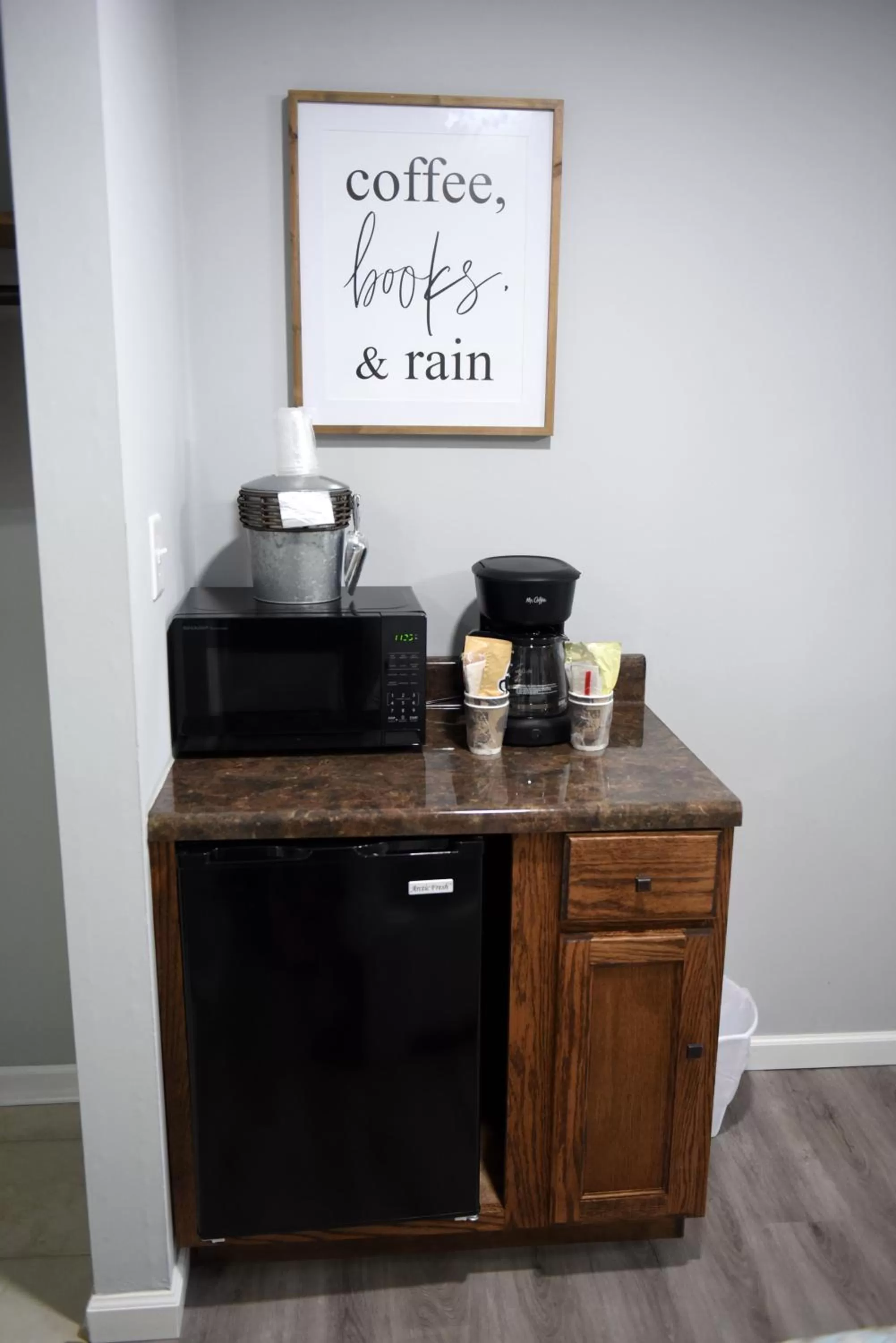 Coffee/tea facilities in Heidi Motel - Helen