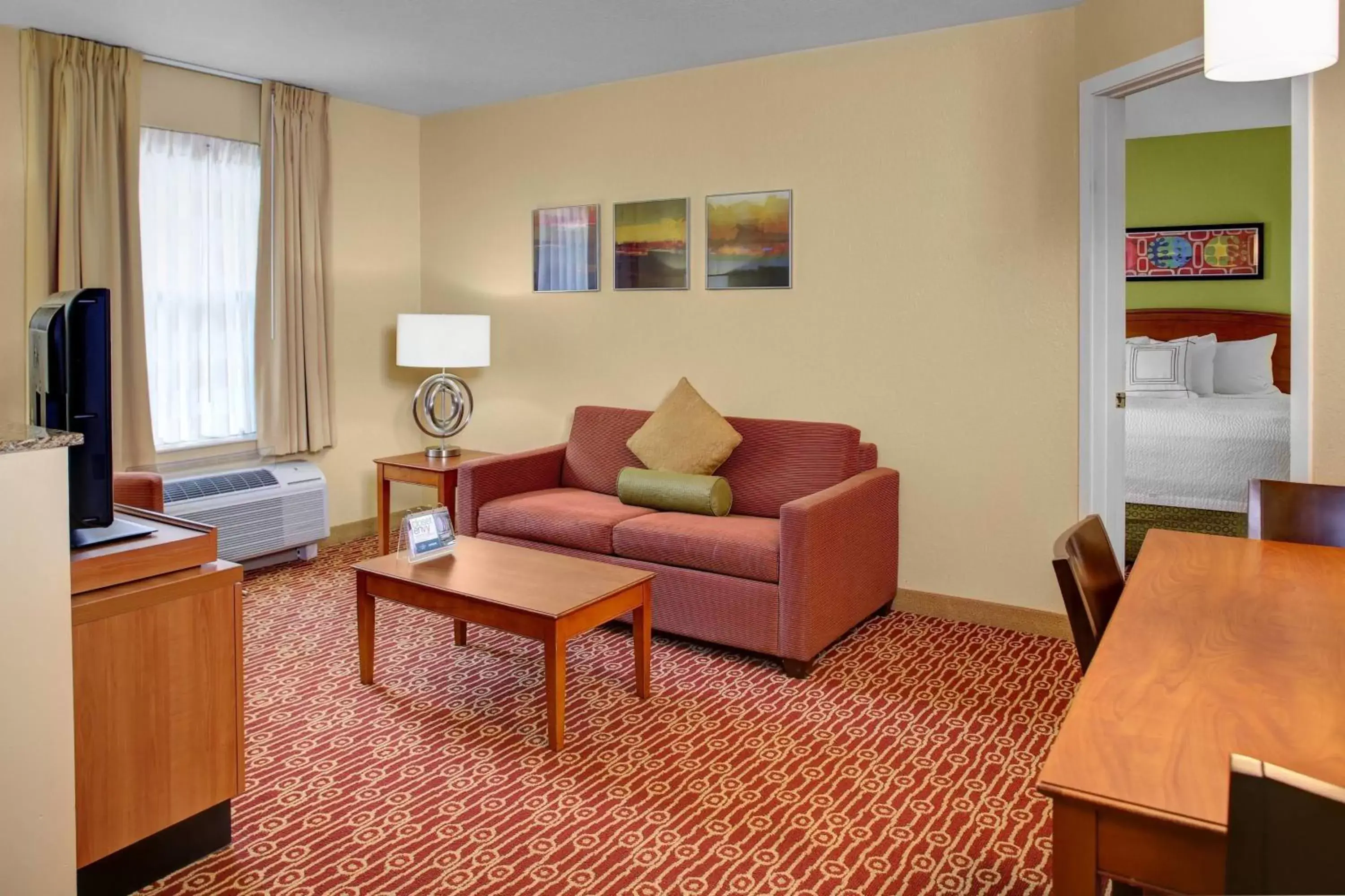 Bedroom, Seating Area in TownePlace Suites by Marriott Findlay