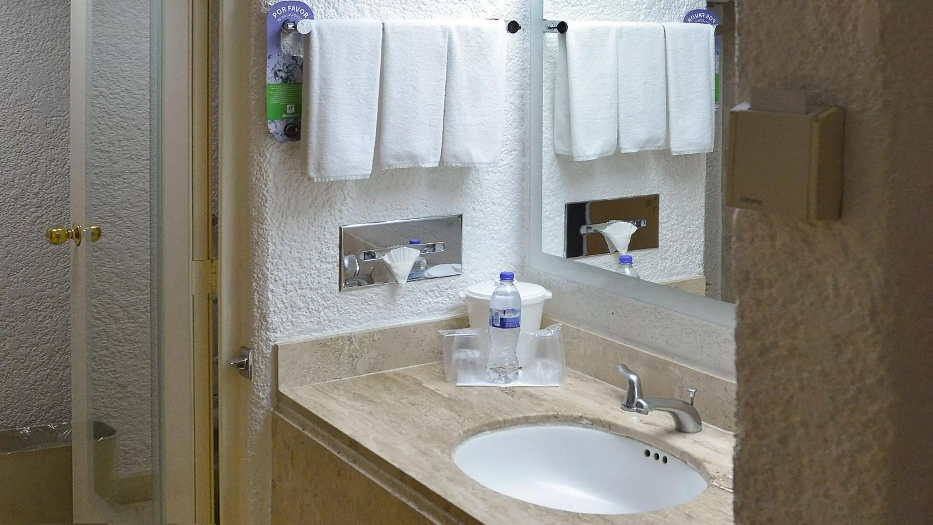 Photo of the whole room, Bathroom in Holiday Inn Morelia, an IHG Hotel