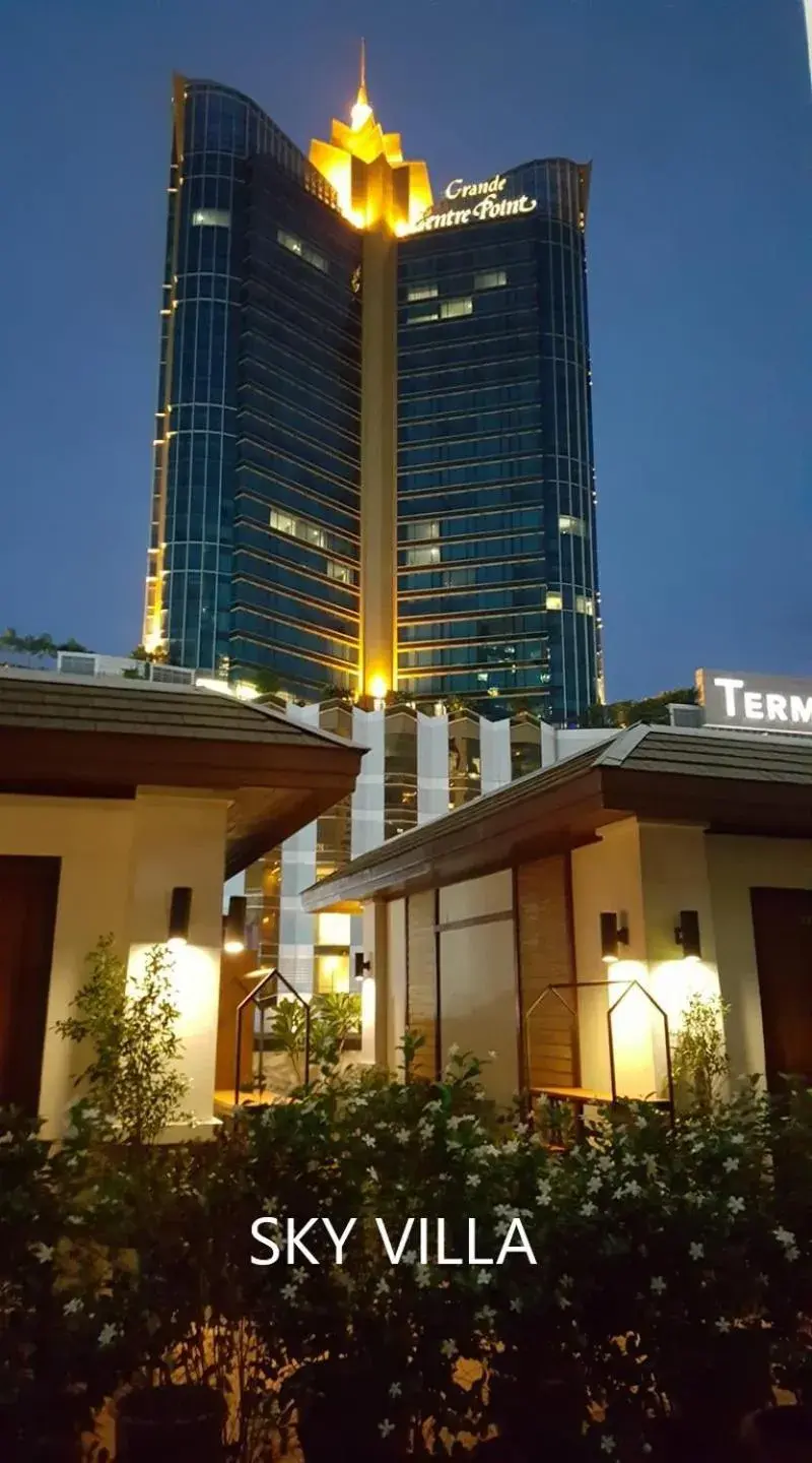 Property Building in W 21 Hotel Bangkok