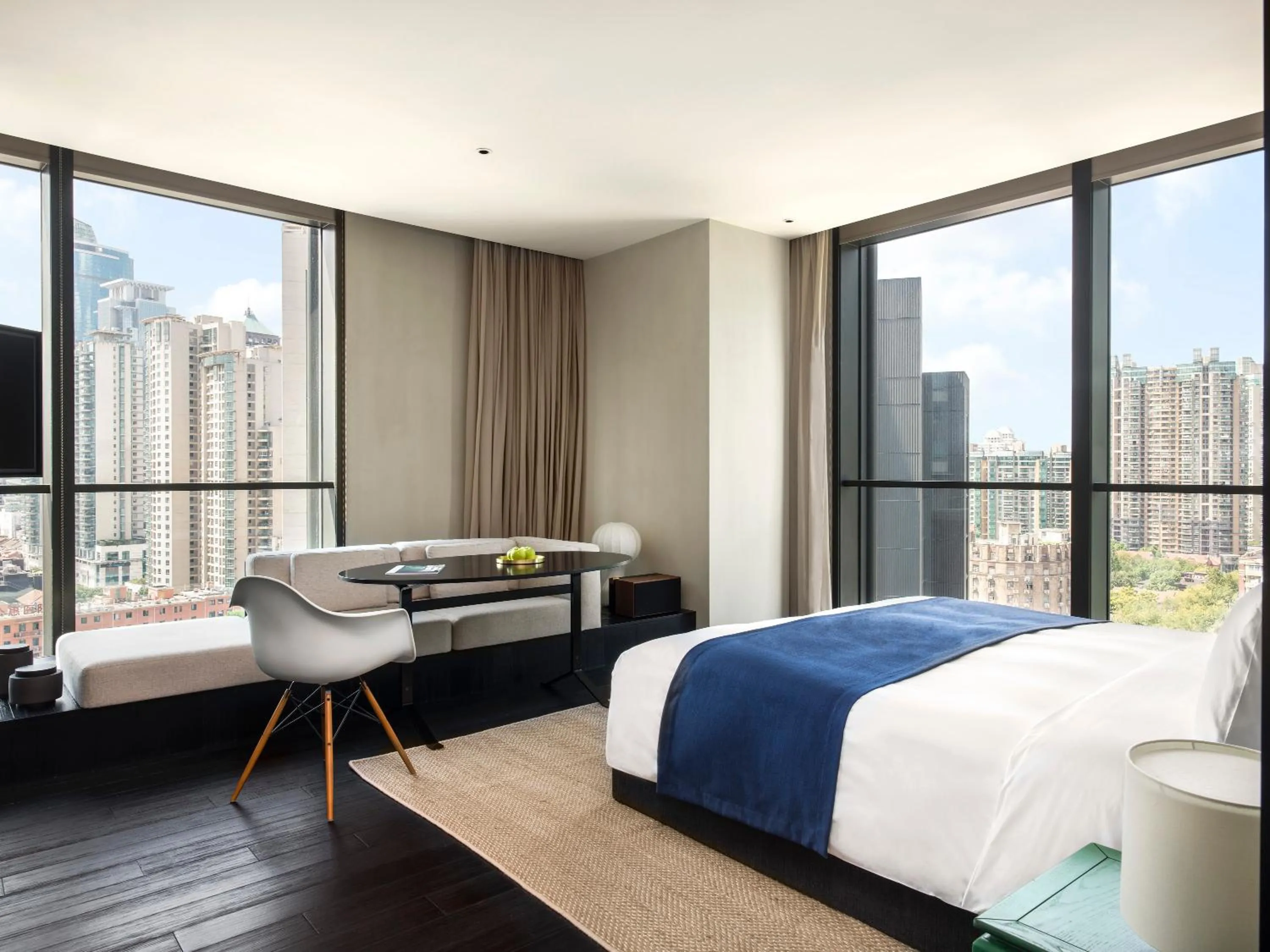 City view, Bed in Upper House Shanghai - Former The Middle House
