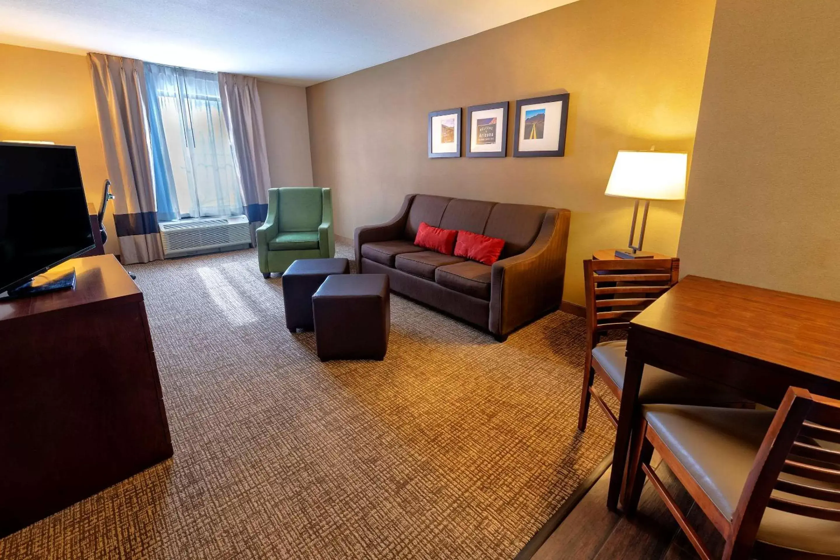 Photo of the whole room, Seating Area in Comfort Suites Goodyear-West Phoenix