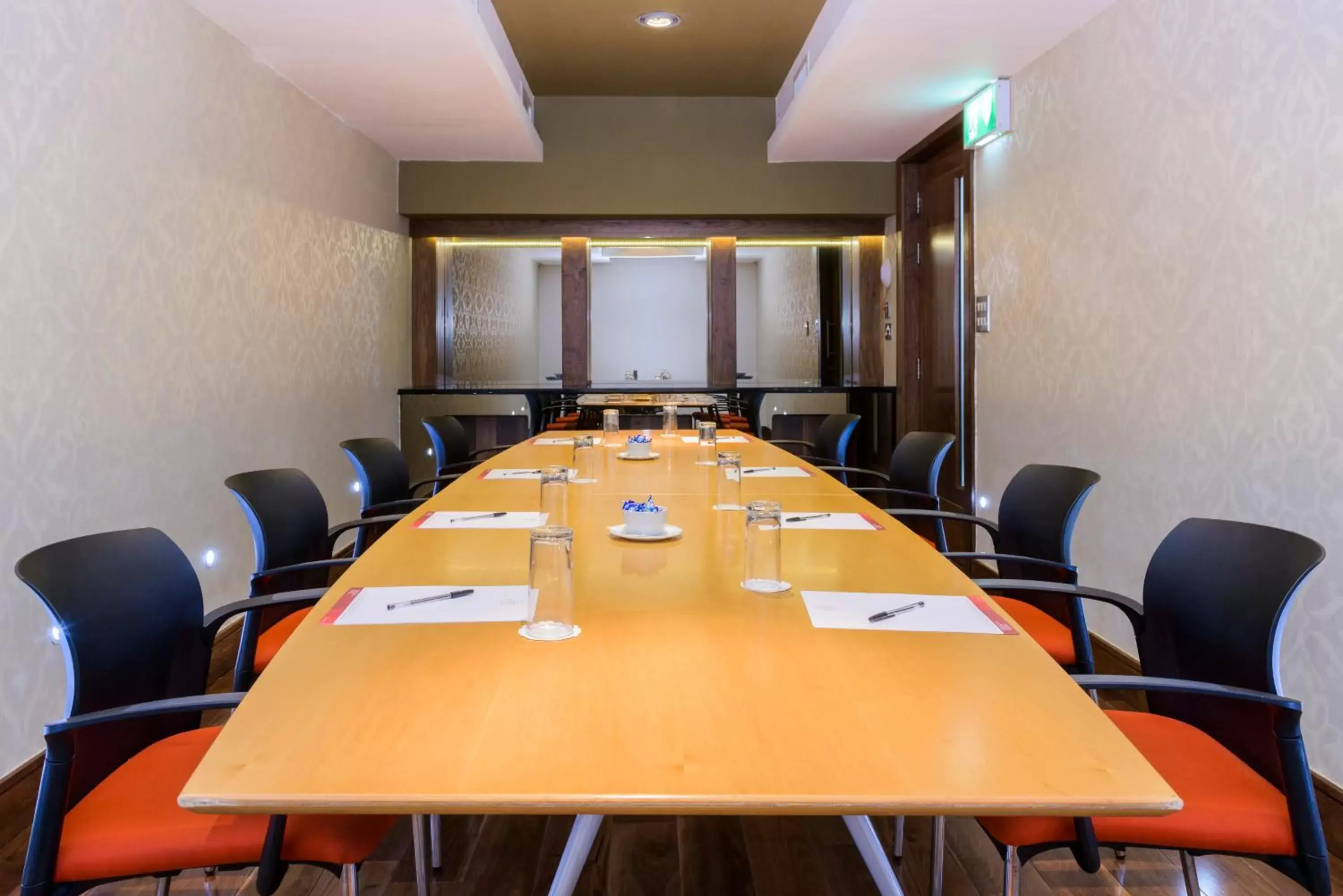 Meeting/conference room in Glashaus Hotel