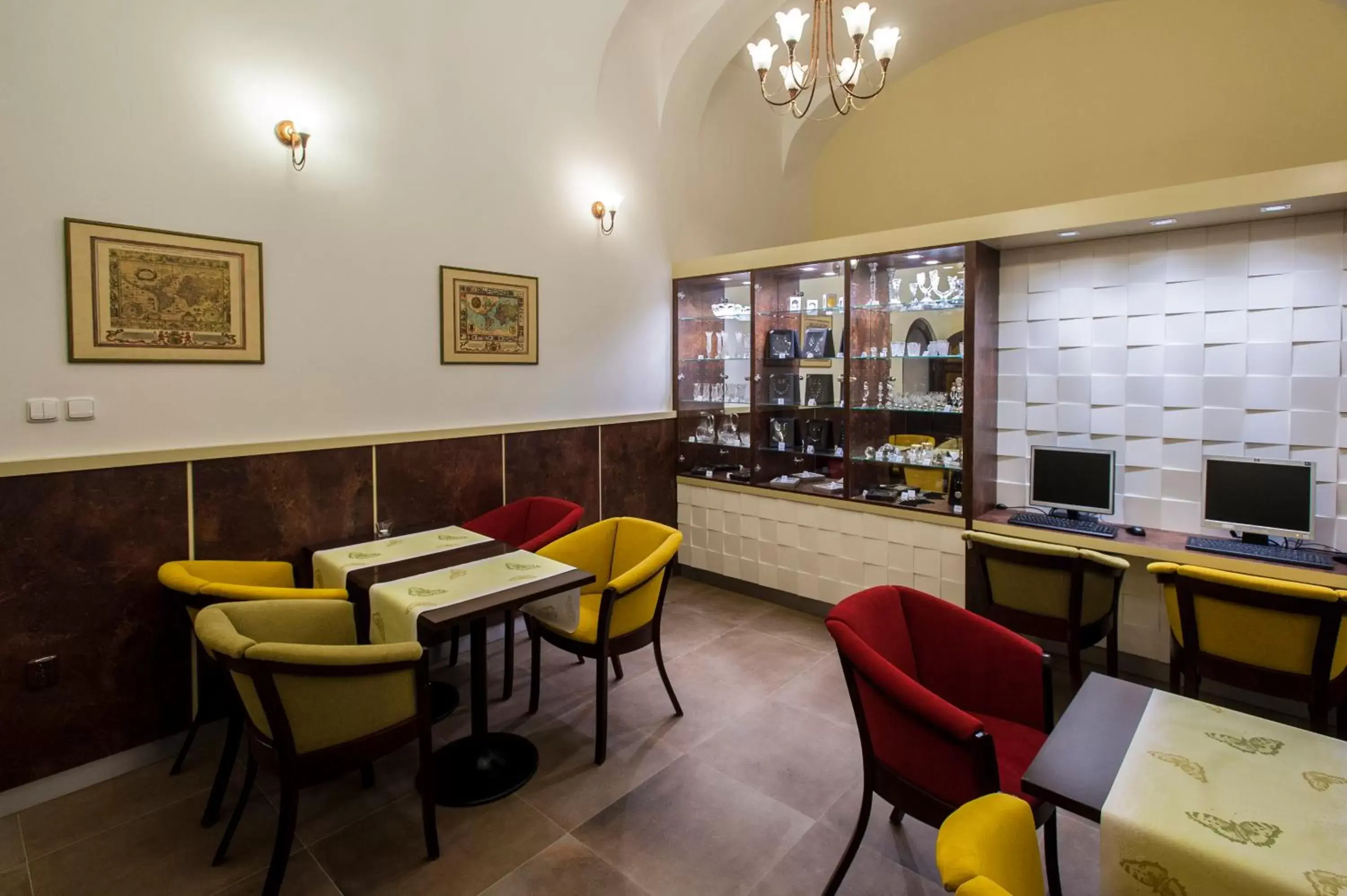 Area and facilities, Lounge/Bar in Hotel Petr