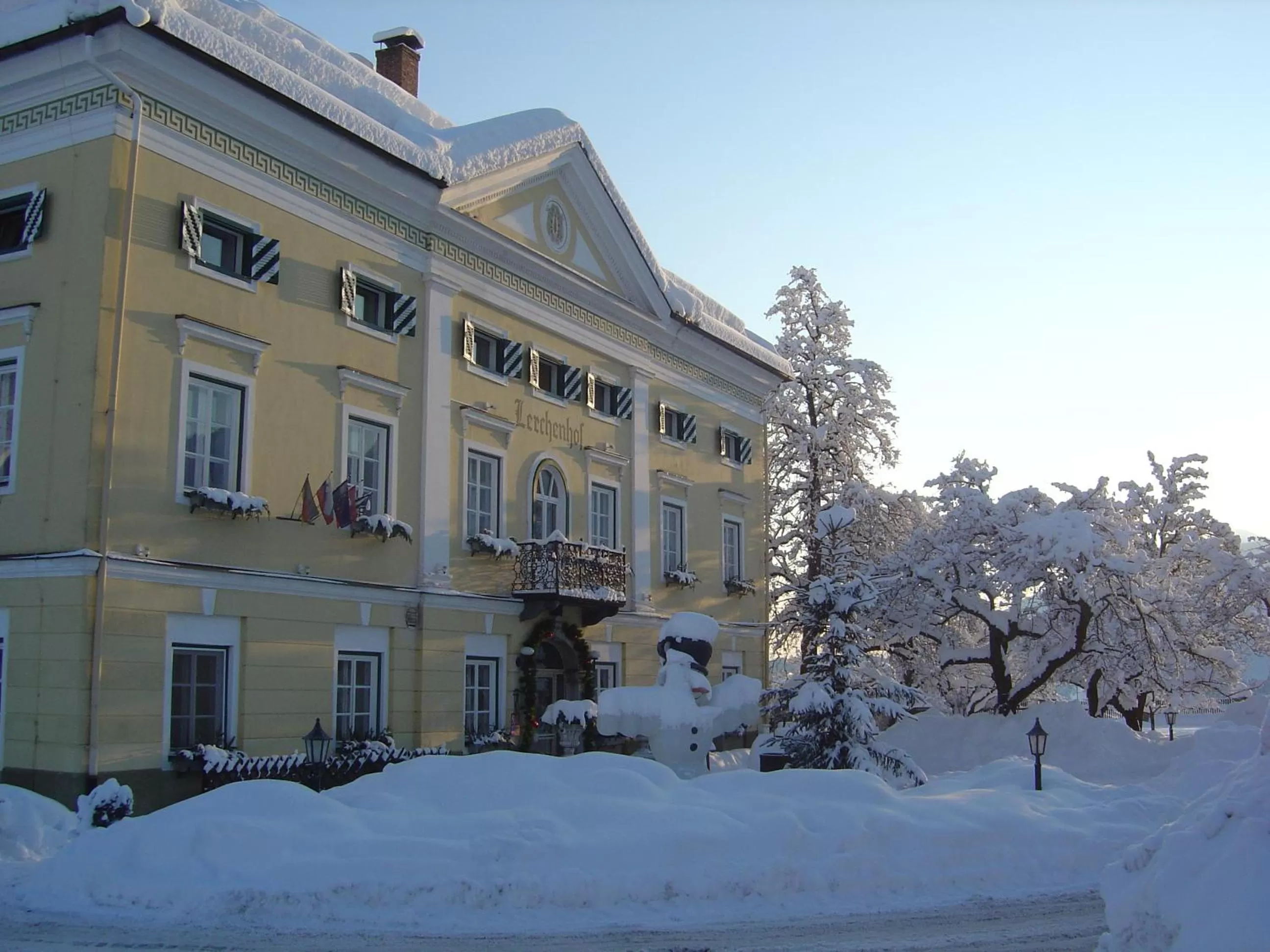 Property building in Hotel Schloss Lerchenhof