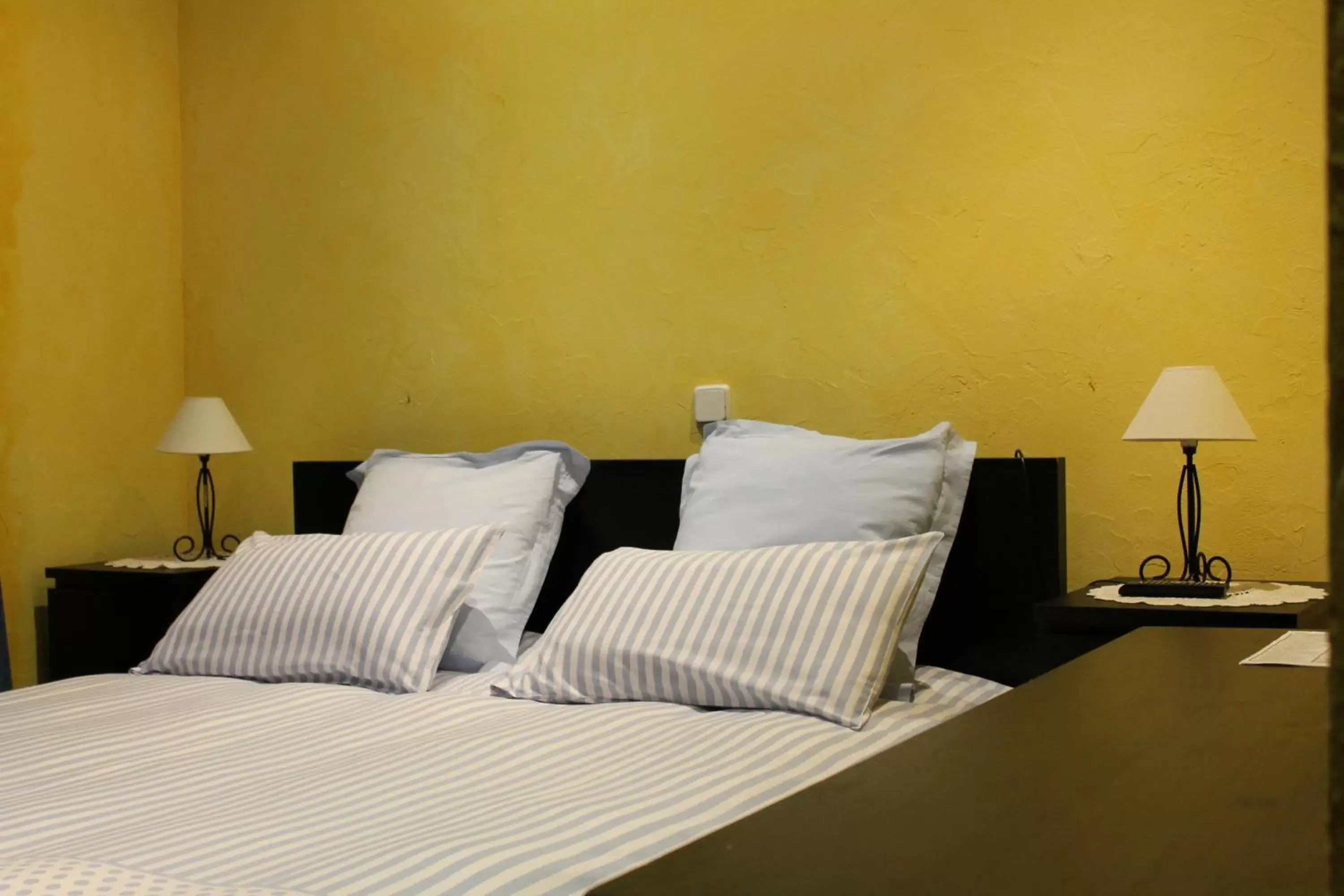 Bed in Hotel Restaurante Sonsoles
