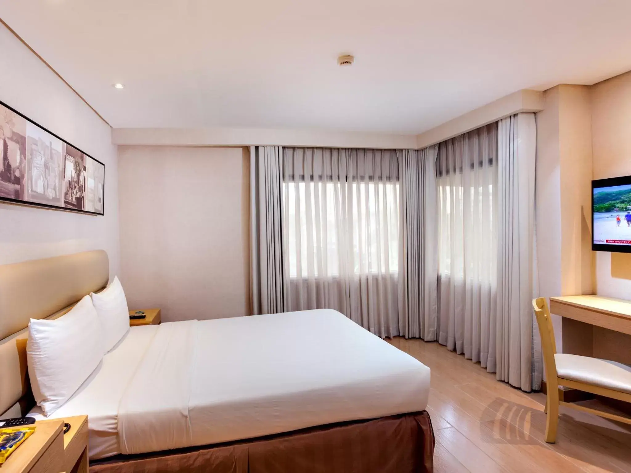 Bedroom, Bed in Jinjiang Inn - Ortigas