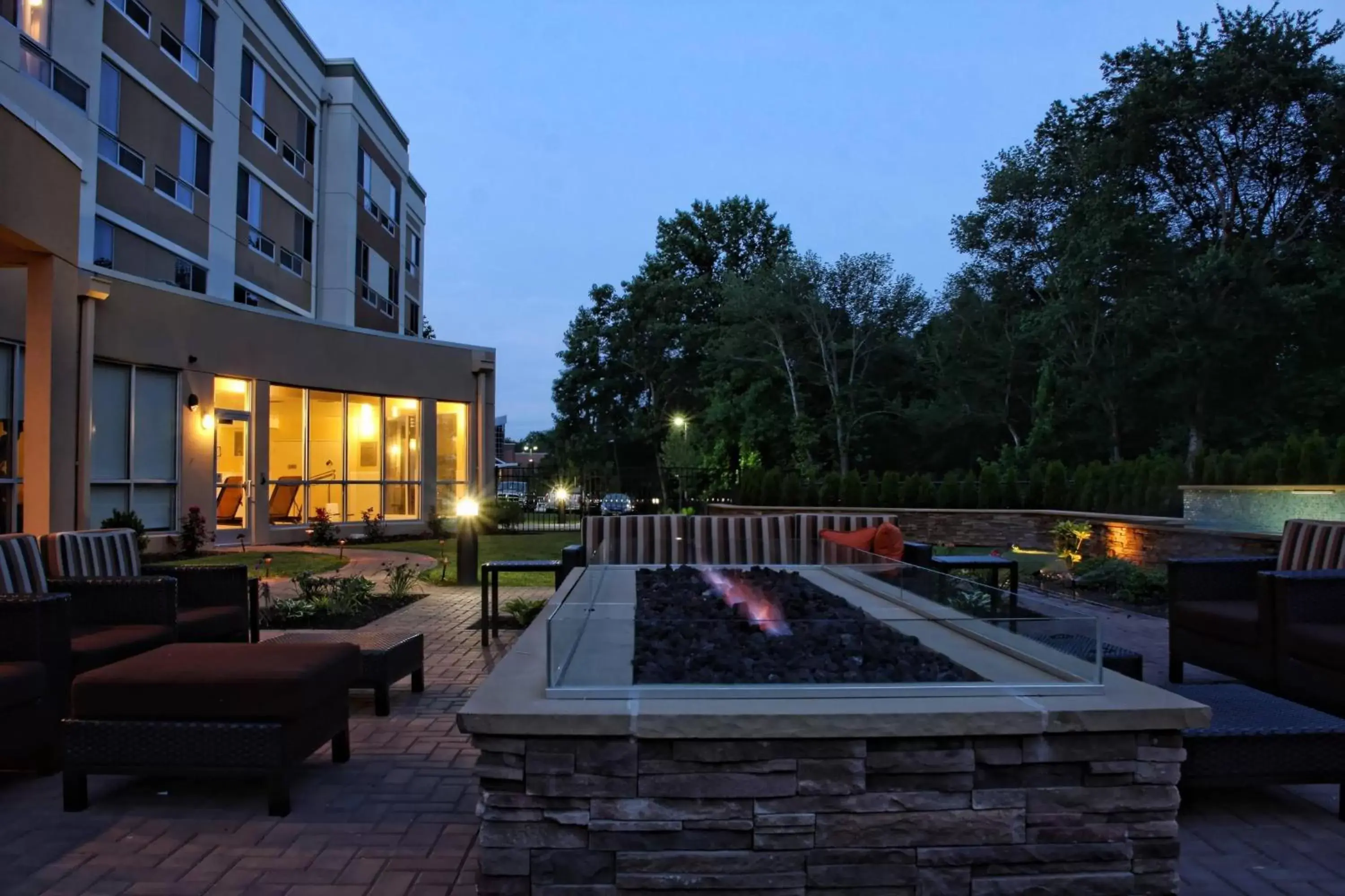 Property building, Swimming Pool in Courtyard by Marriott Philadelphia Bensalem