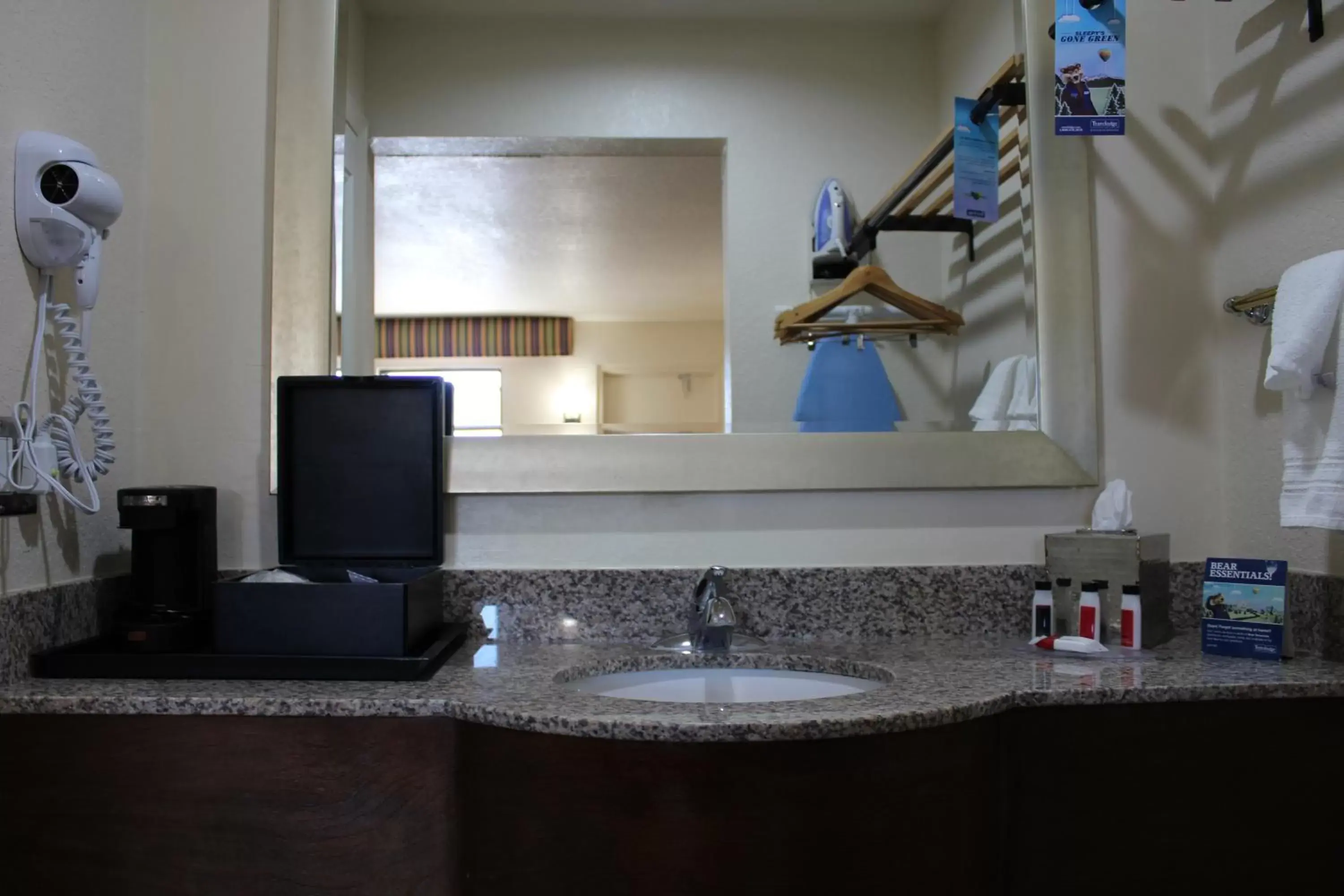 Bathroom in Travelodge by Wyndham Florida City/Homestead/Everglades