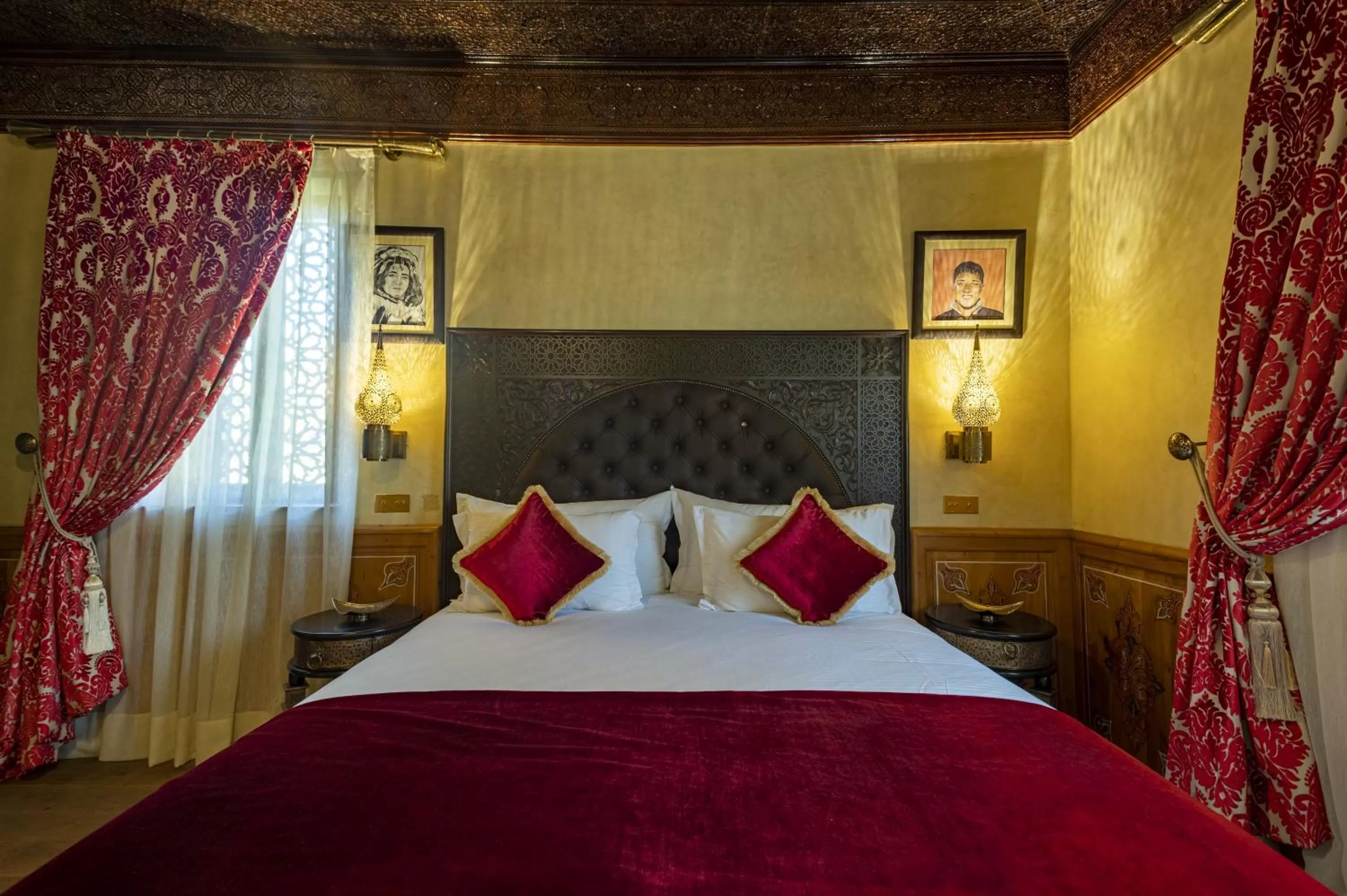 Bed in Maria Towers , Palais Table d'hôtes & SPA