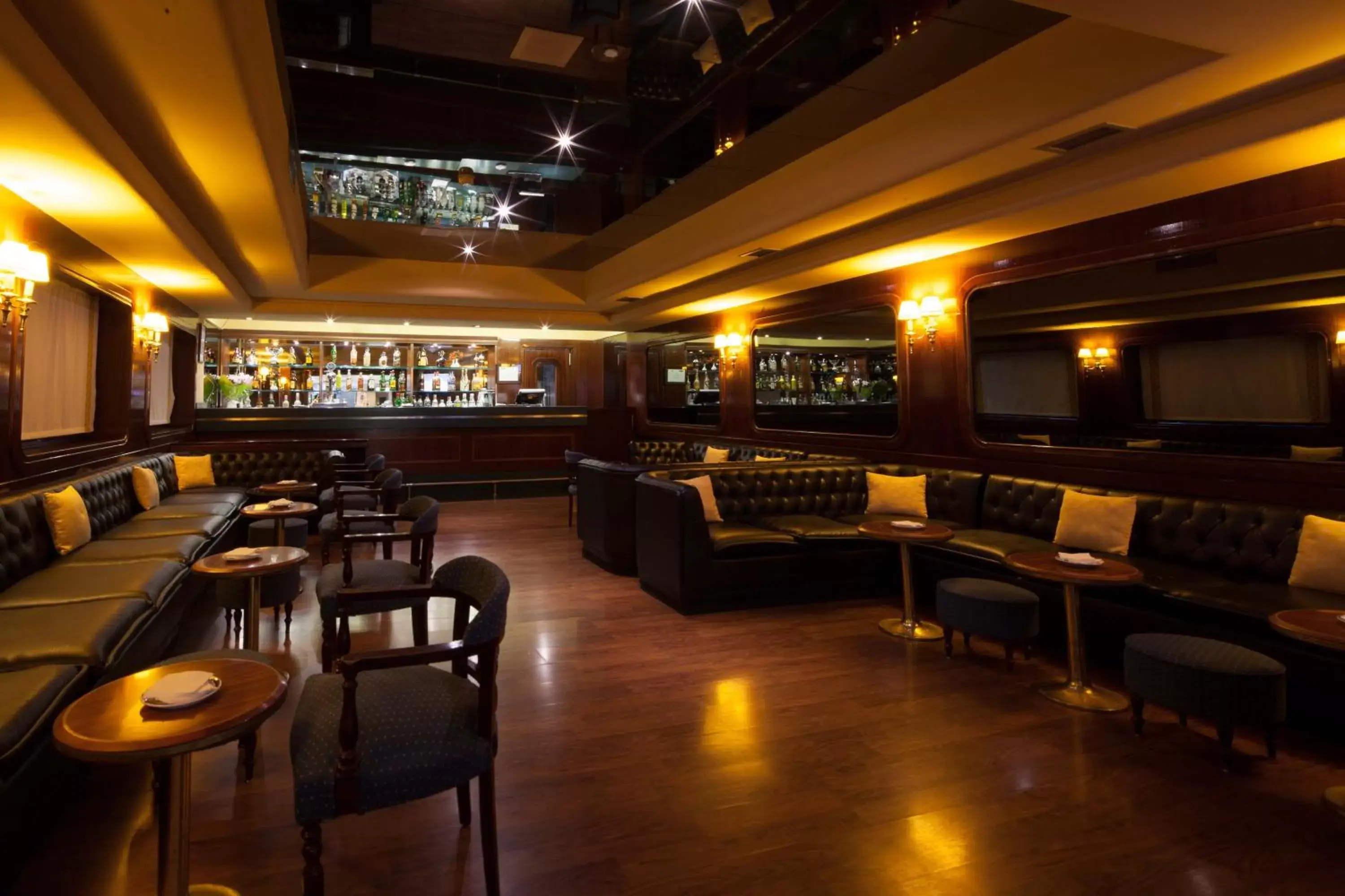 Lounge or bar, Restaurant/Places to Eat in Hotel Chamartin The One