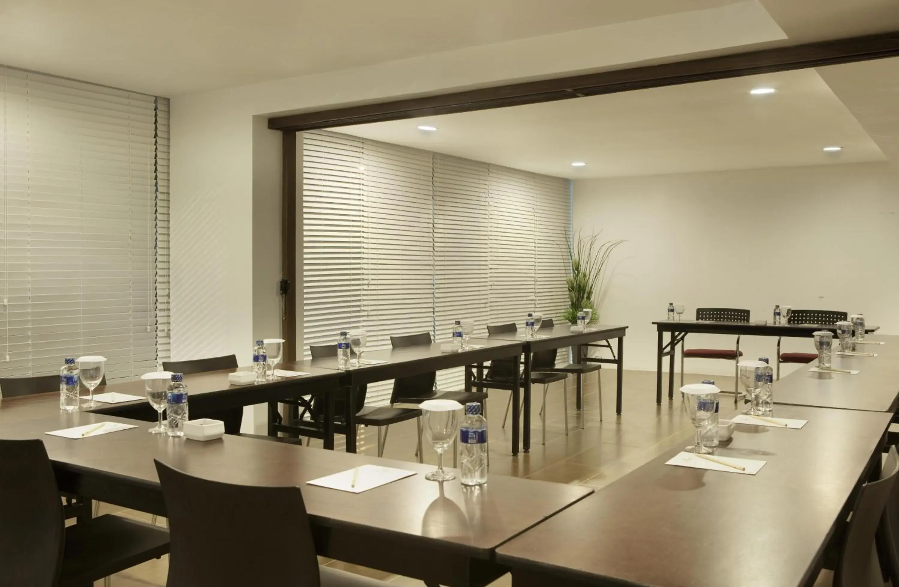 Business facilities in Amaris Hotel Cihampelas