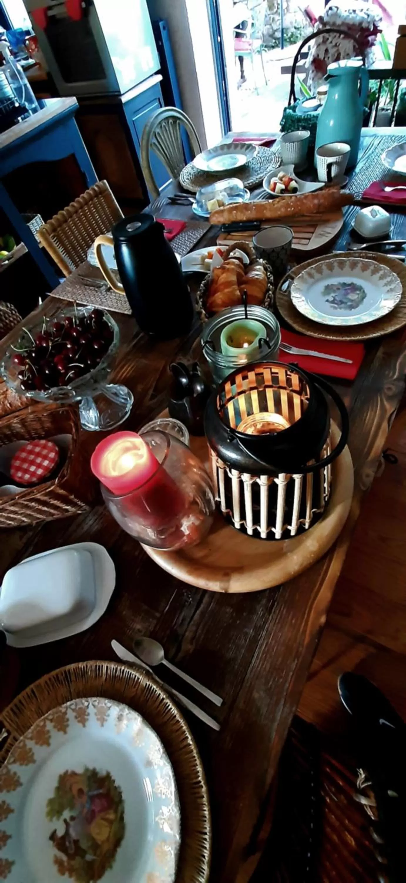 Food and drinks in Aux Tuileries Nord