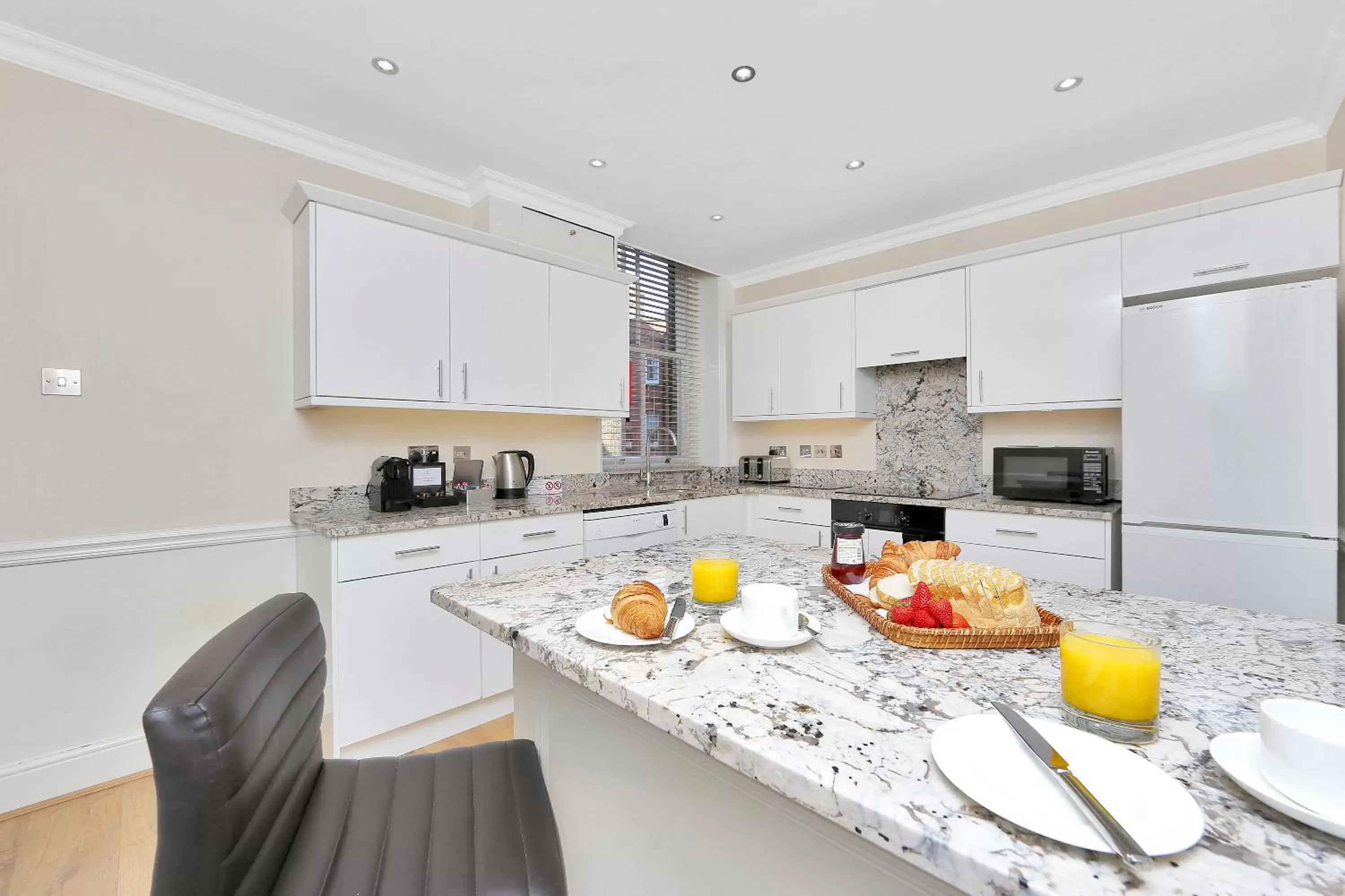 Kitchen or kitchenette, Kitchen/Kitchenette in No1 The Mansions By Mansley