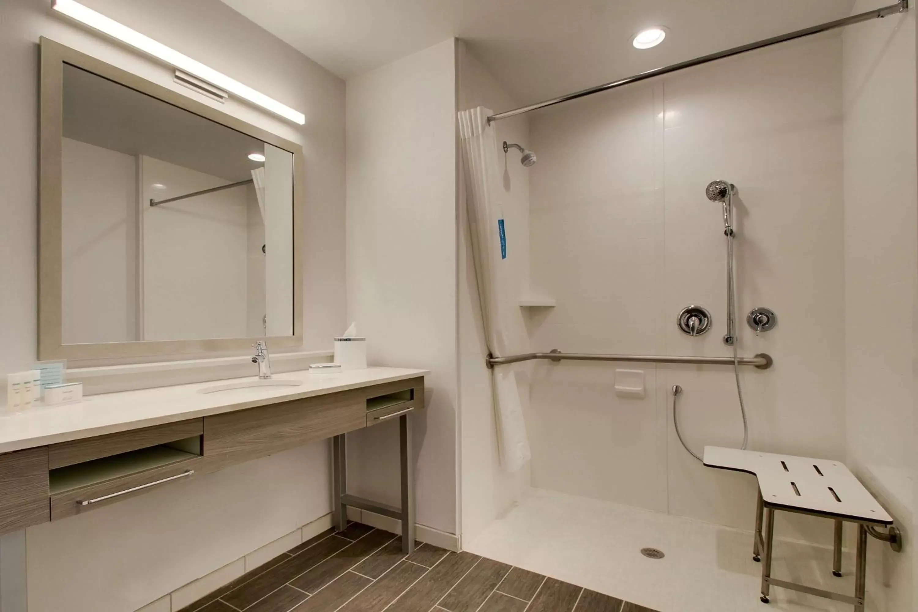 Bathroom in Hampton Inn & Suites By Hilton Knightdale Raleigh