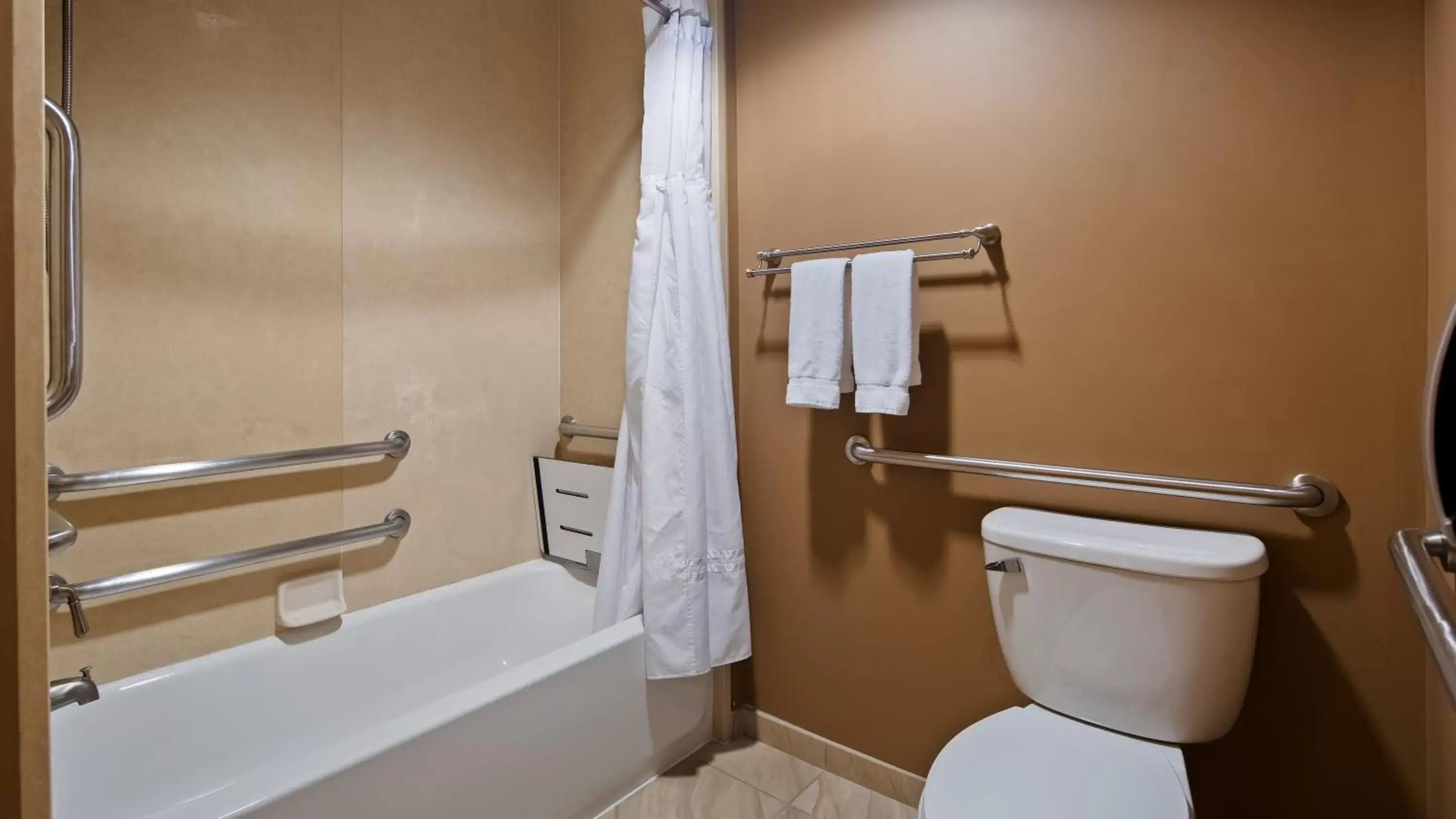 Bathroom in Best Western Plus College Park Hotel
