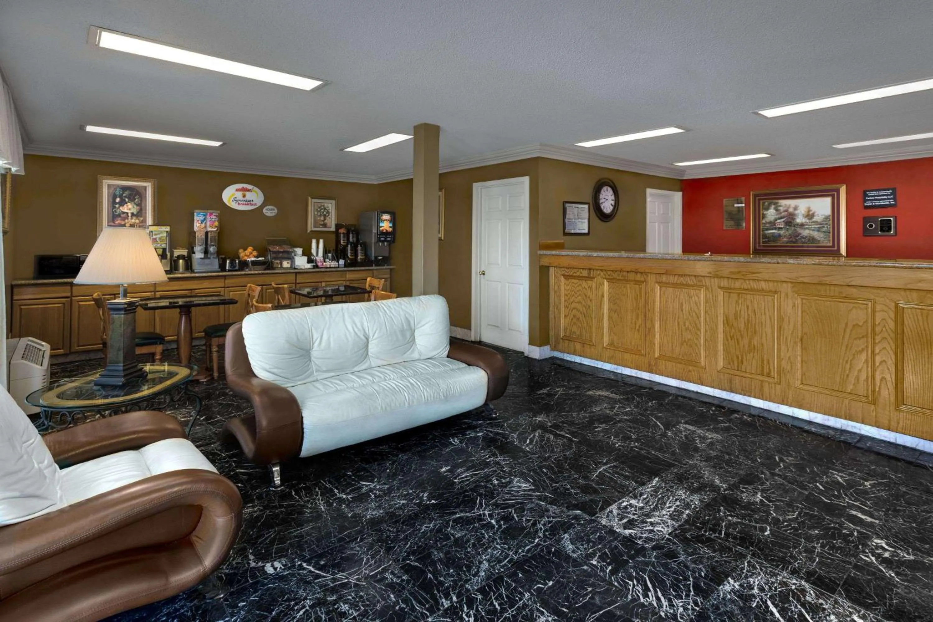Lobby or reception in Super 8 by Wyndham Breaux Bridge