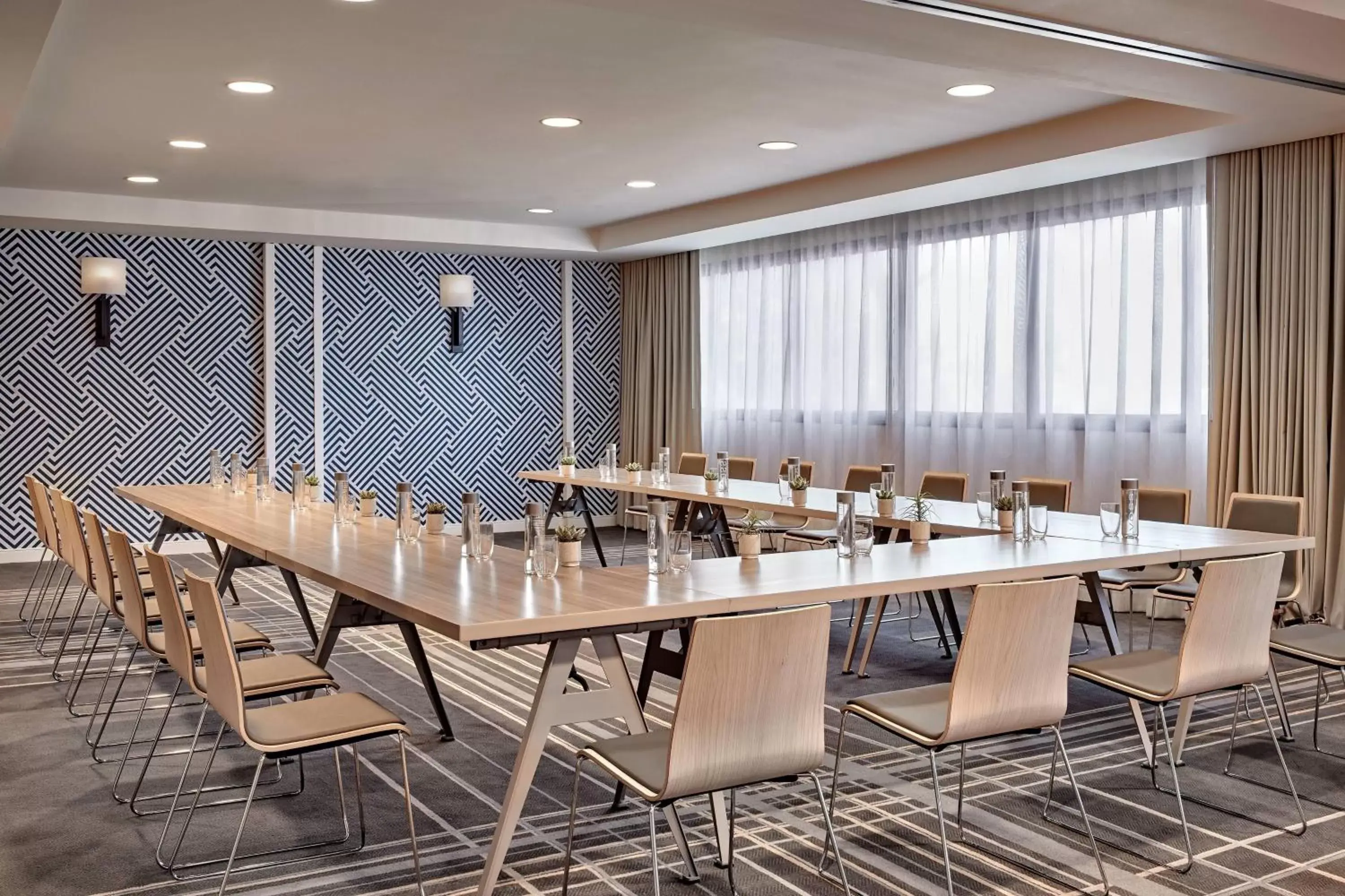 Meeting/conference room in Westdrift Manhattan Beach, Autograph Collection