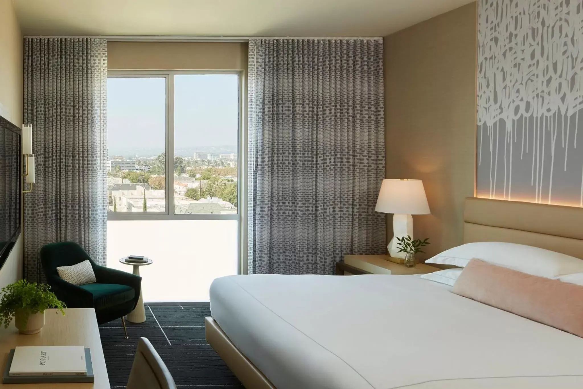 Photo of the whole room, Bed in Kimpton Hotel Wilshire, an IHG Hotel