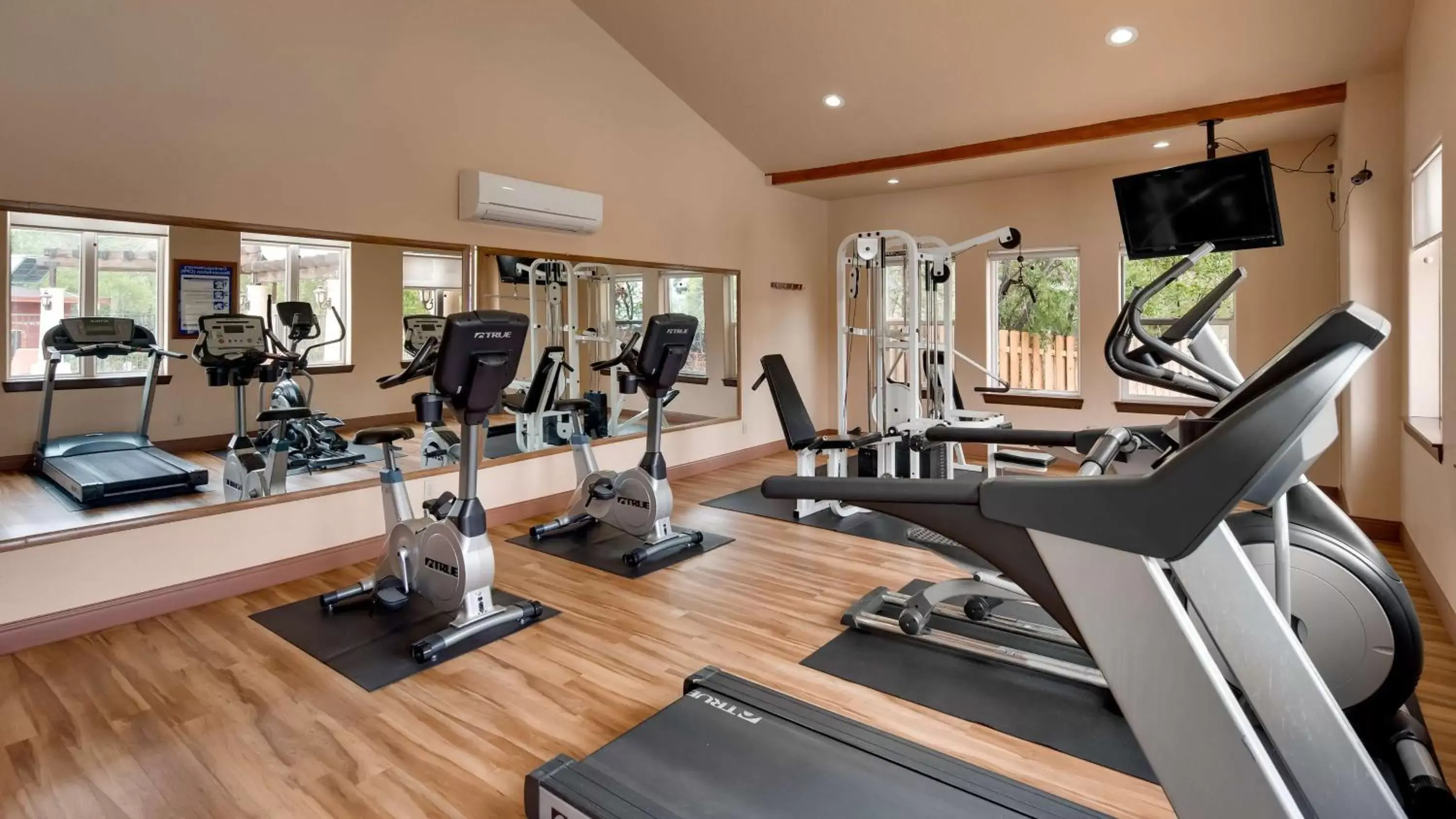 Fitness centre/facilities, Fitness Center/Facilities in Best Western Plus Greenwell Inn