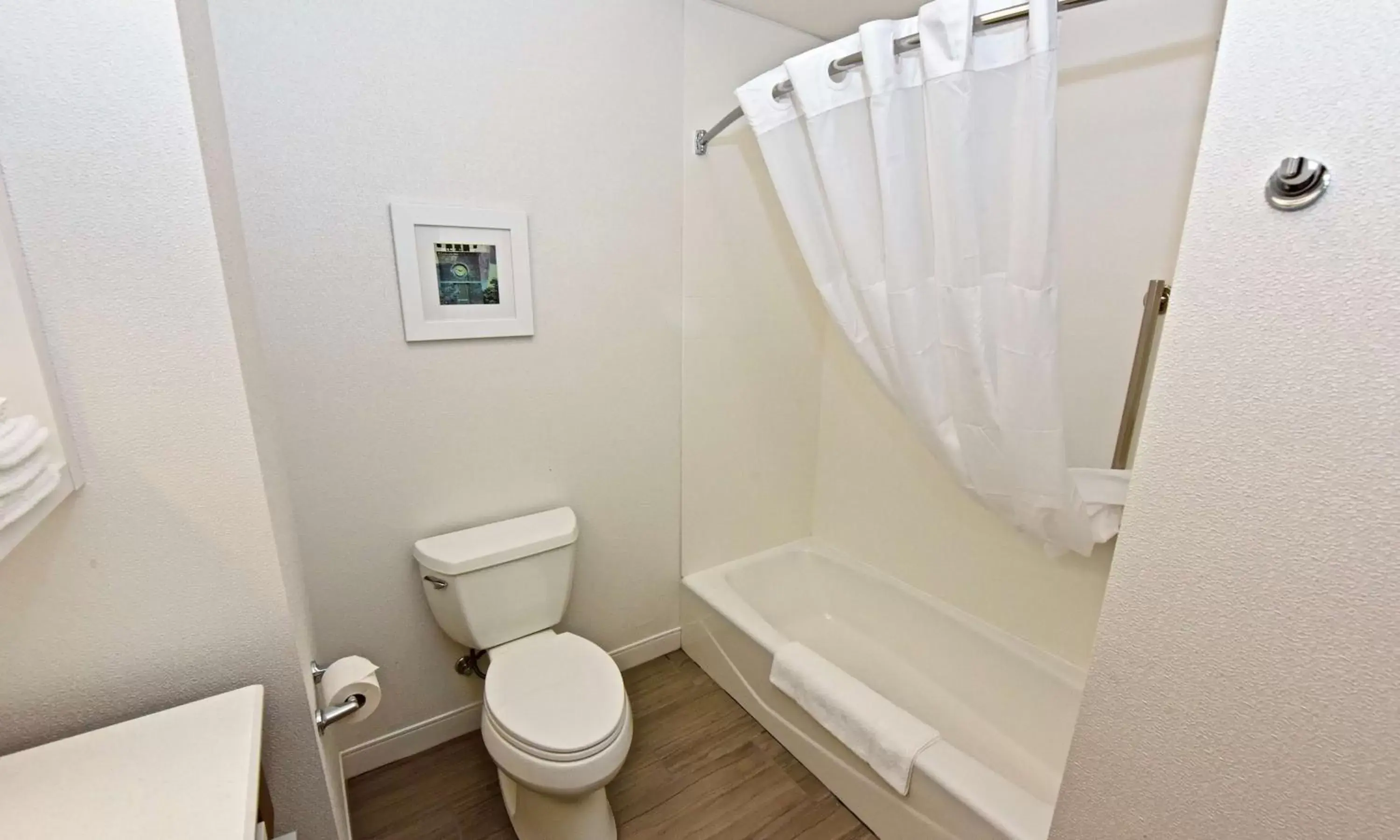 Bathroom in Hampton Inn By Hilton Kirksville MO
