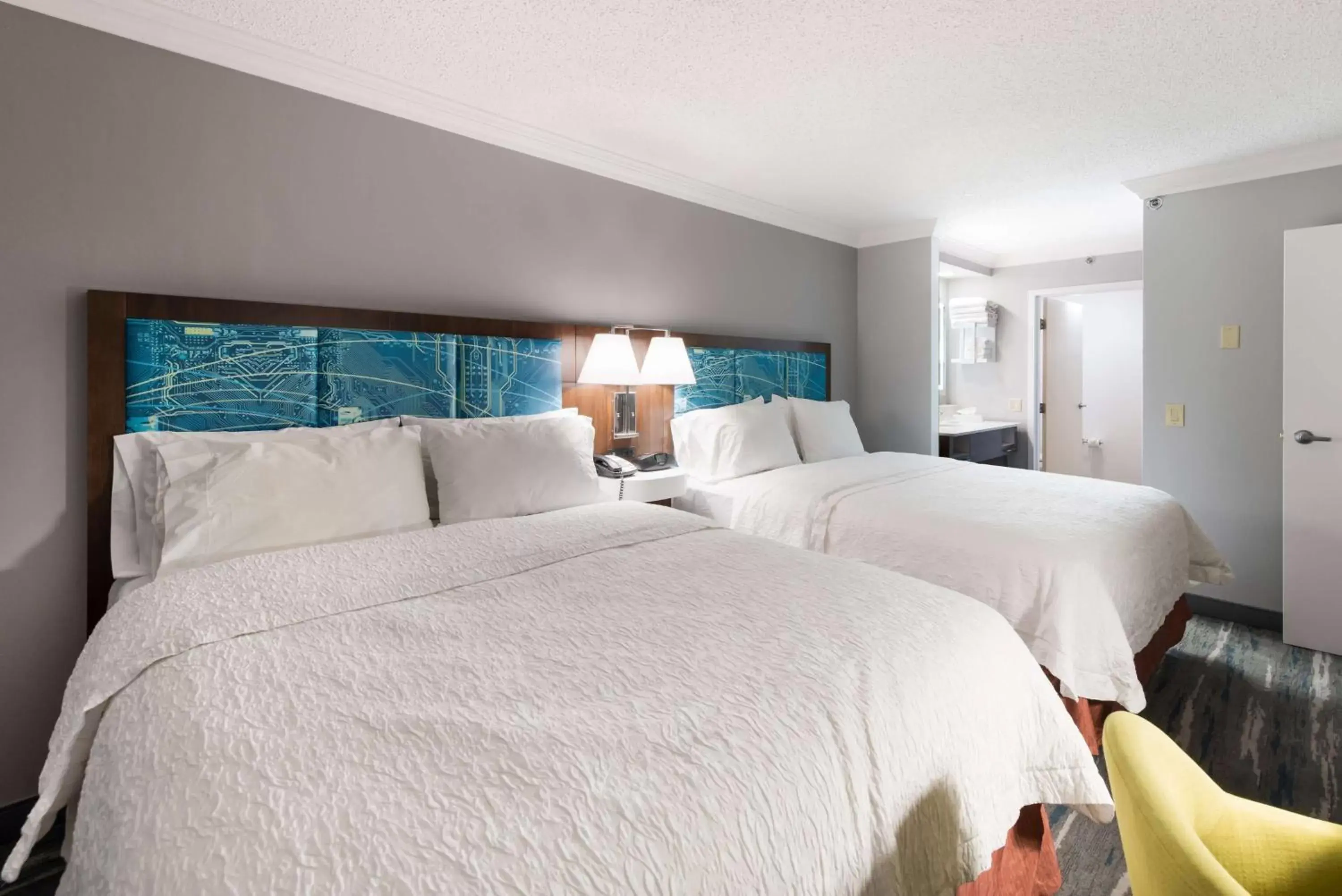 Bed in Hampton Inn & Suites Chicago-Hoffman Estates Bed in Hampton Inn & Suites Chicago-Hoffman Estates