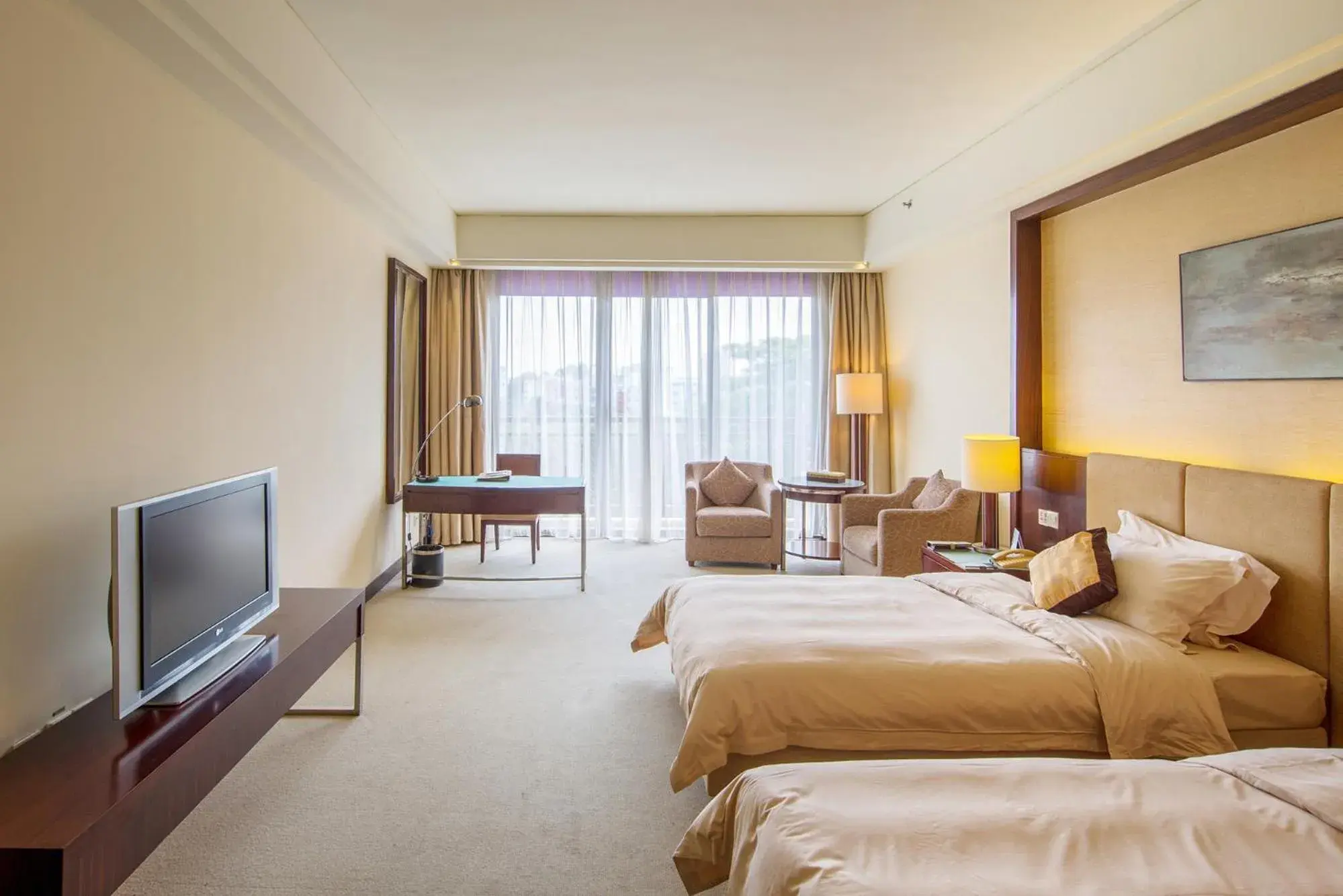 Photo of the whole room, TV/Entertainment Center in Dongguang Richwood Garden Hotel