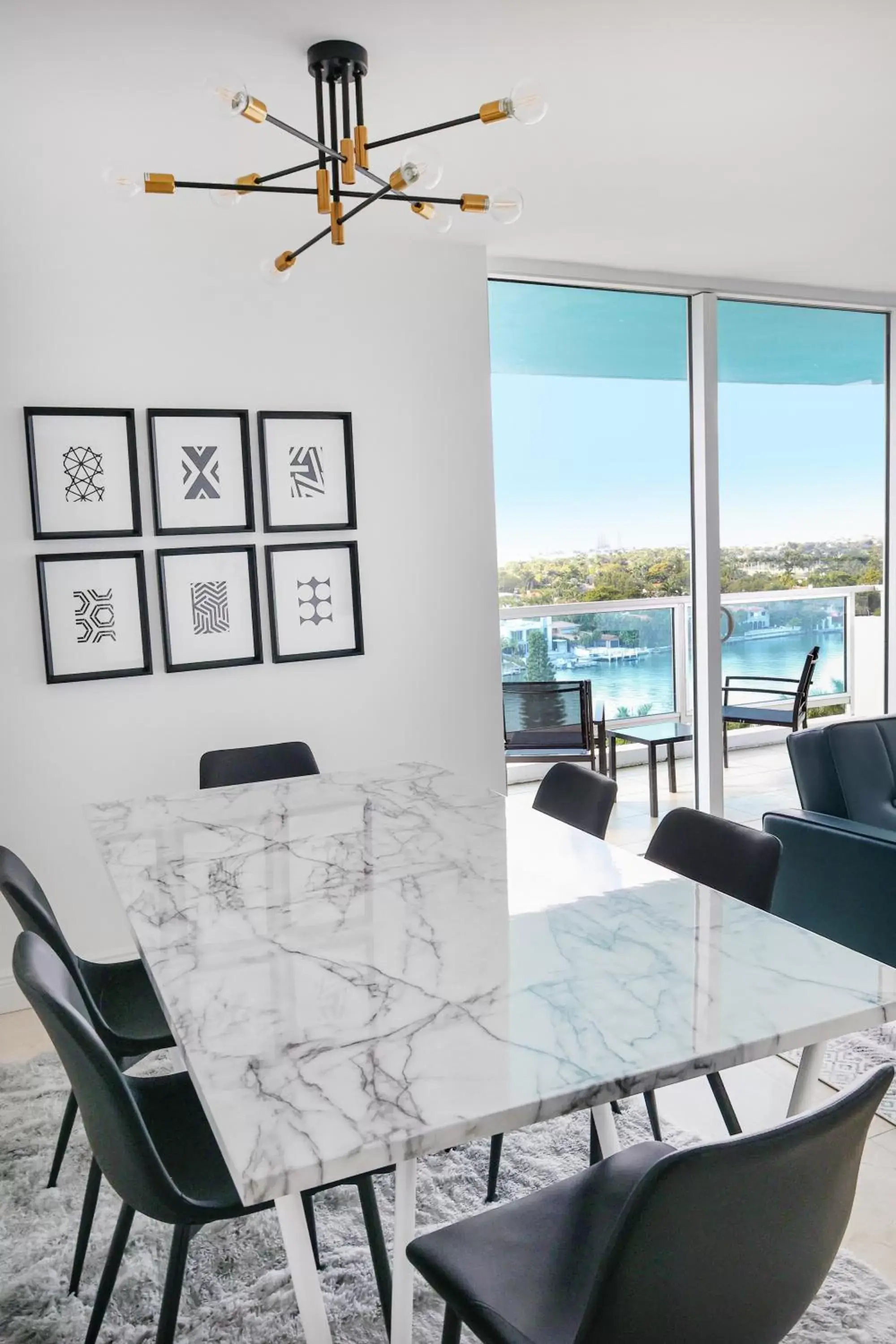 Dining area in Seacoast Suites on Miami Beach