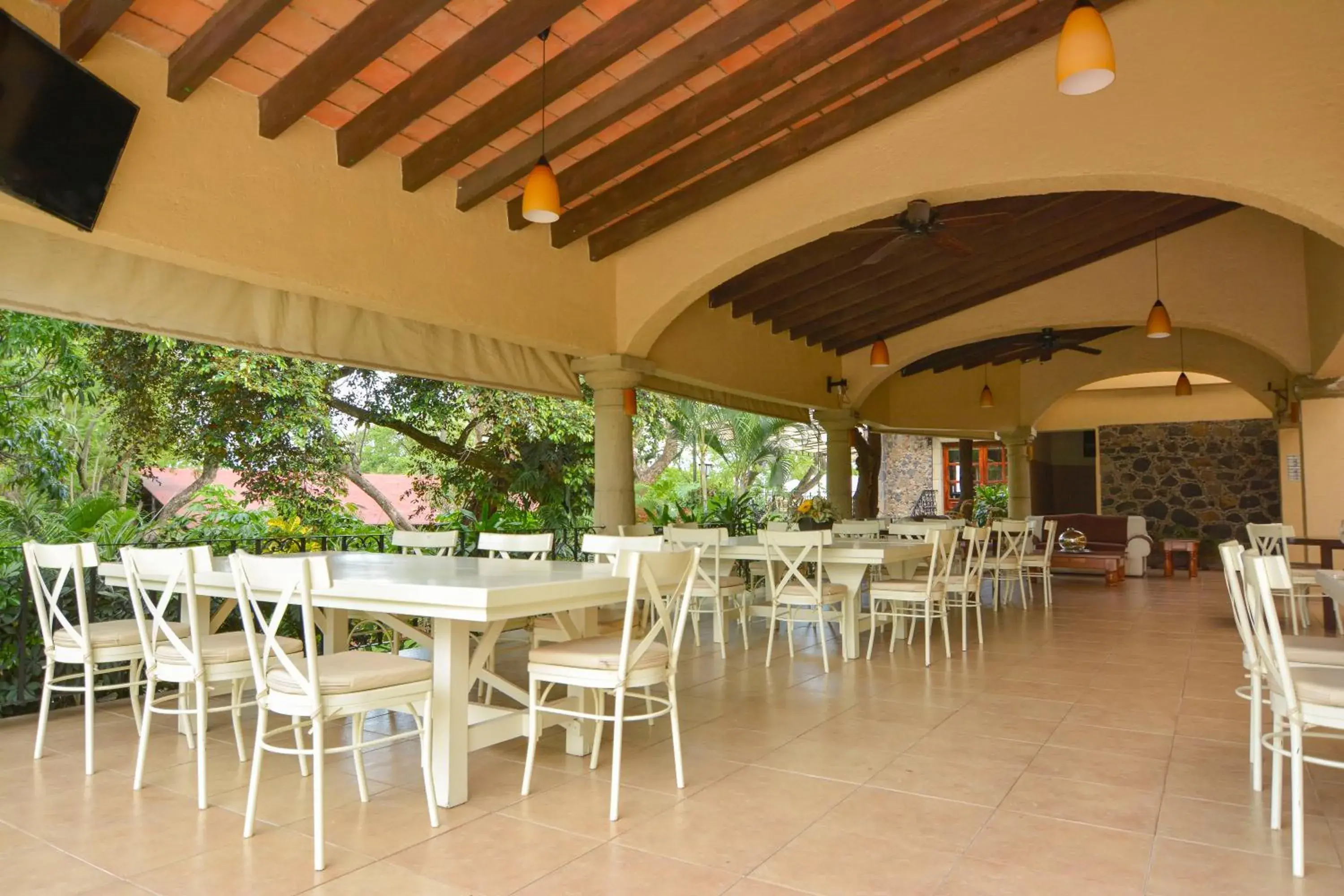 Restaurant/Places to Eat in Hotel Coral Cuernavaca Resort & Spa