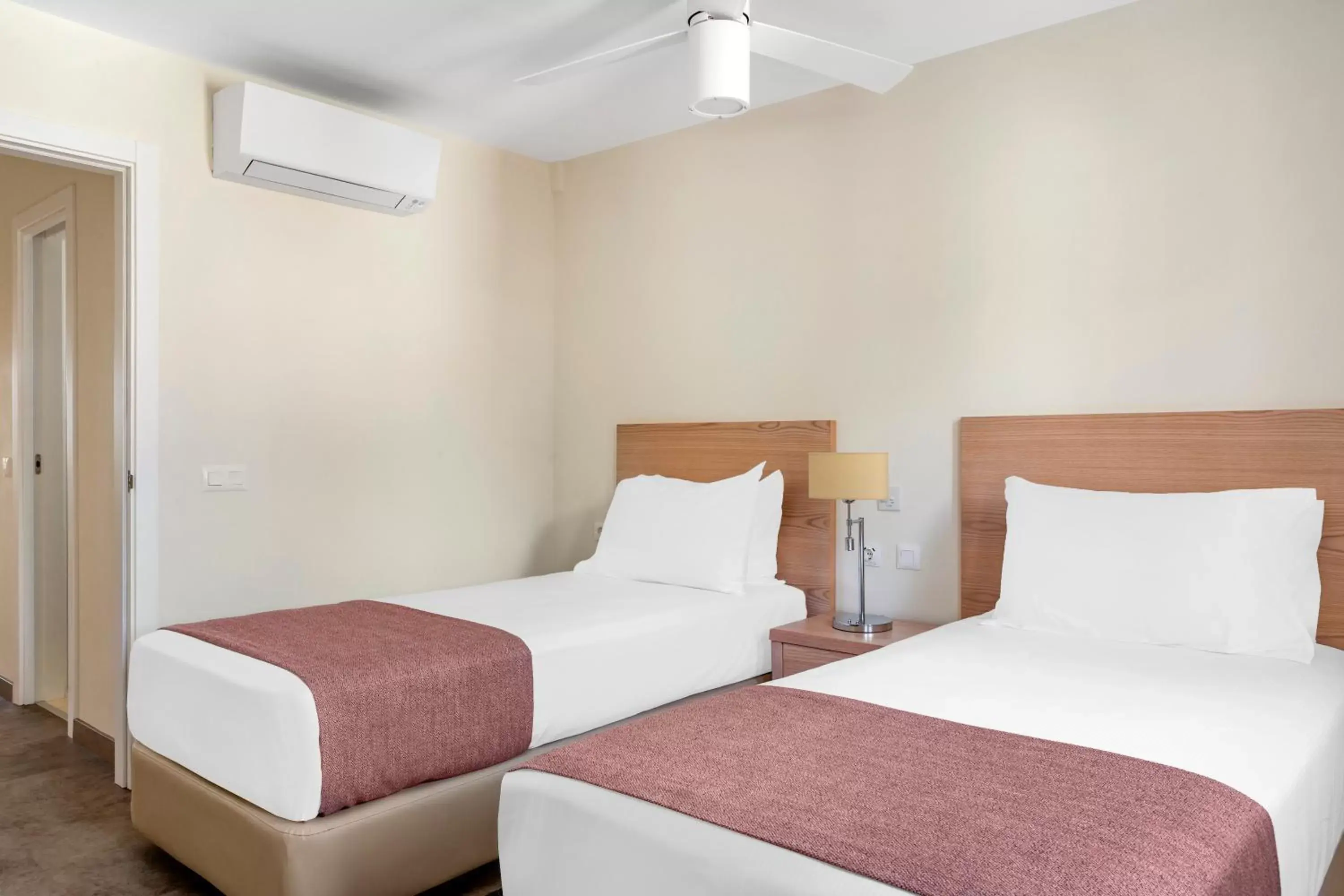 Bedroom, Bed in Sunset Bay Club Bedroom, Bed in Sunset Bay Club