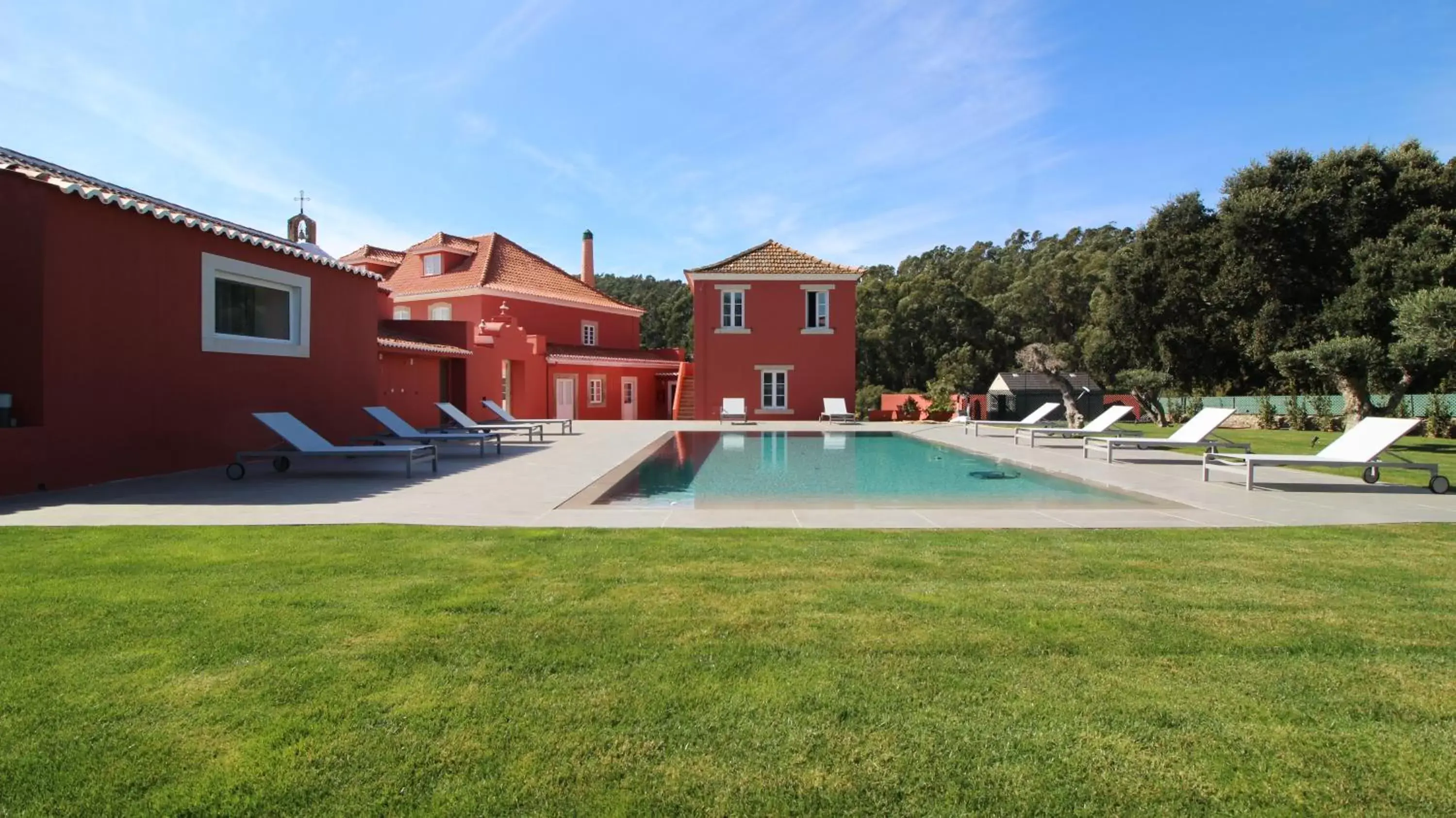 Swimming Pool in Paço do Bispo Boutique House