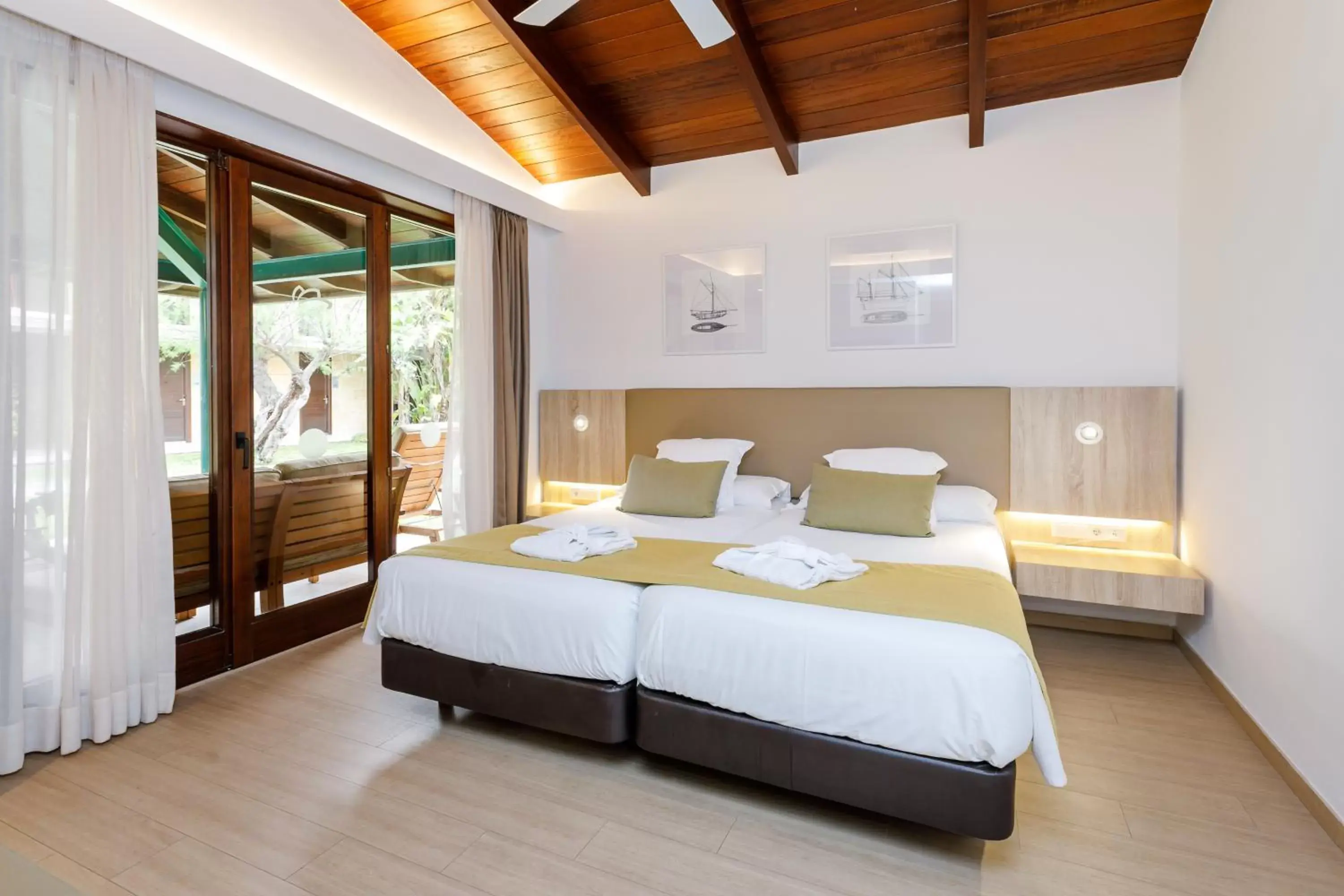 Bedroom, Bed in PortBlue Club Pollentia Resort & Spa