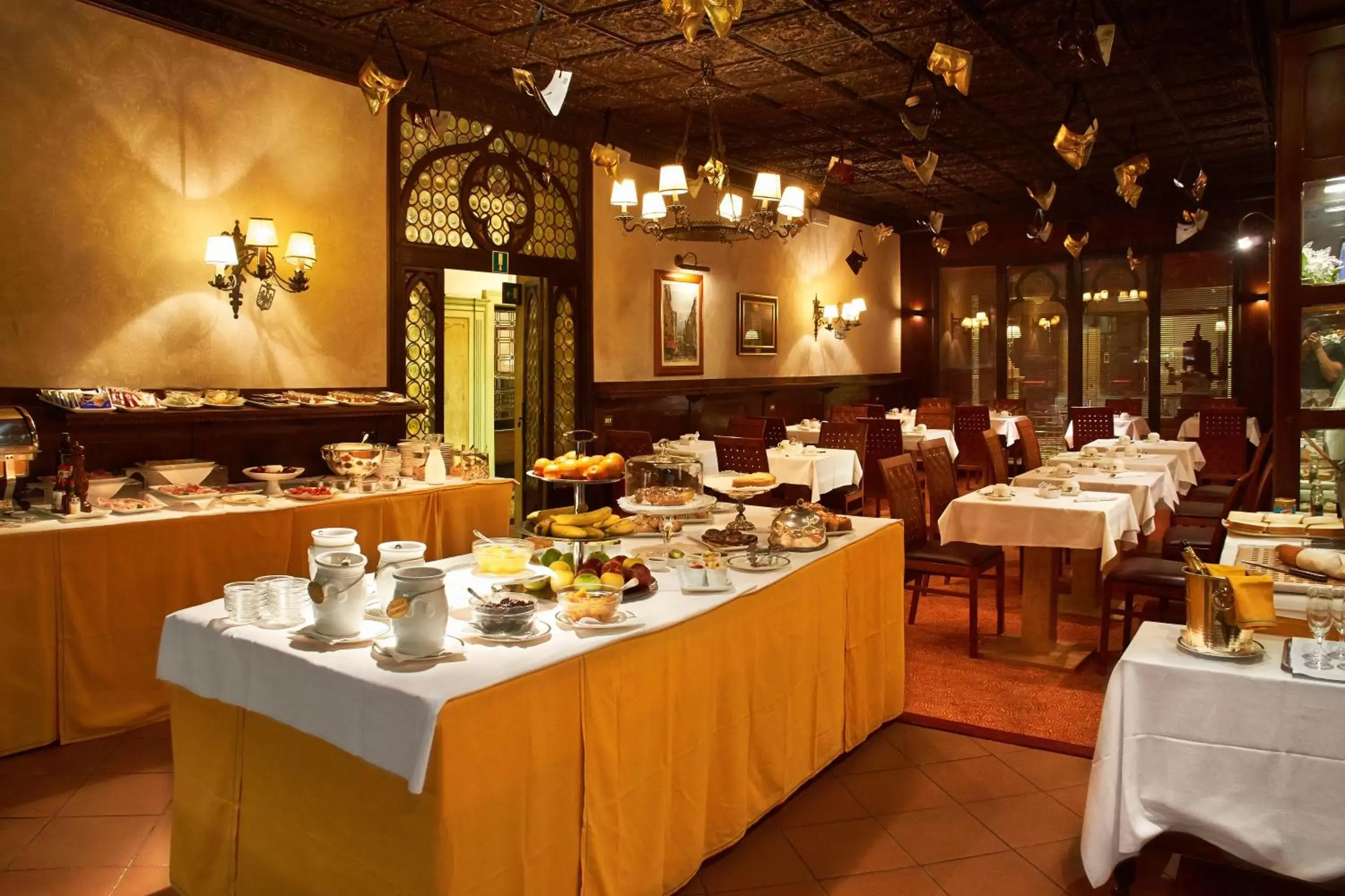 Restaurant/places to eat in Hotel Saturnia & International Restaurant/places to eat in Hotel Saturnia & International