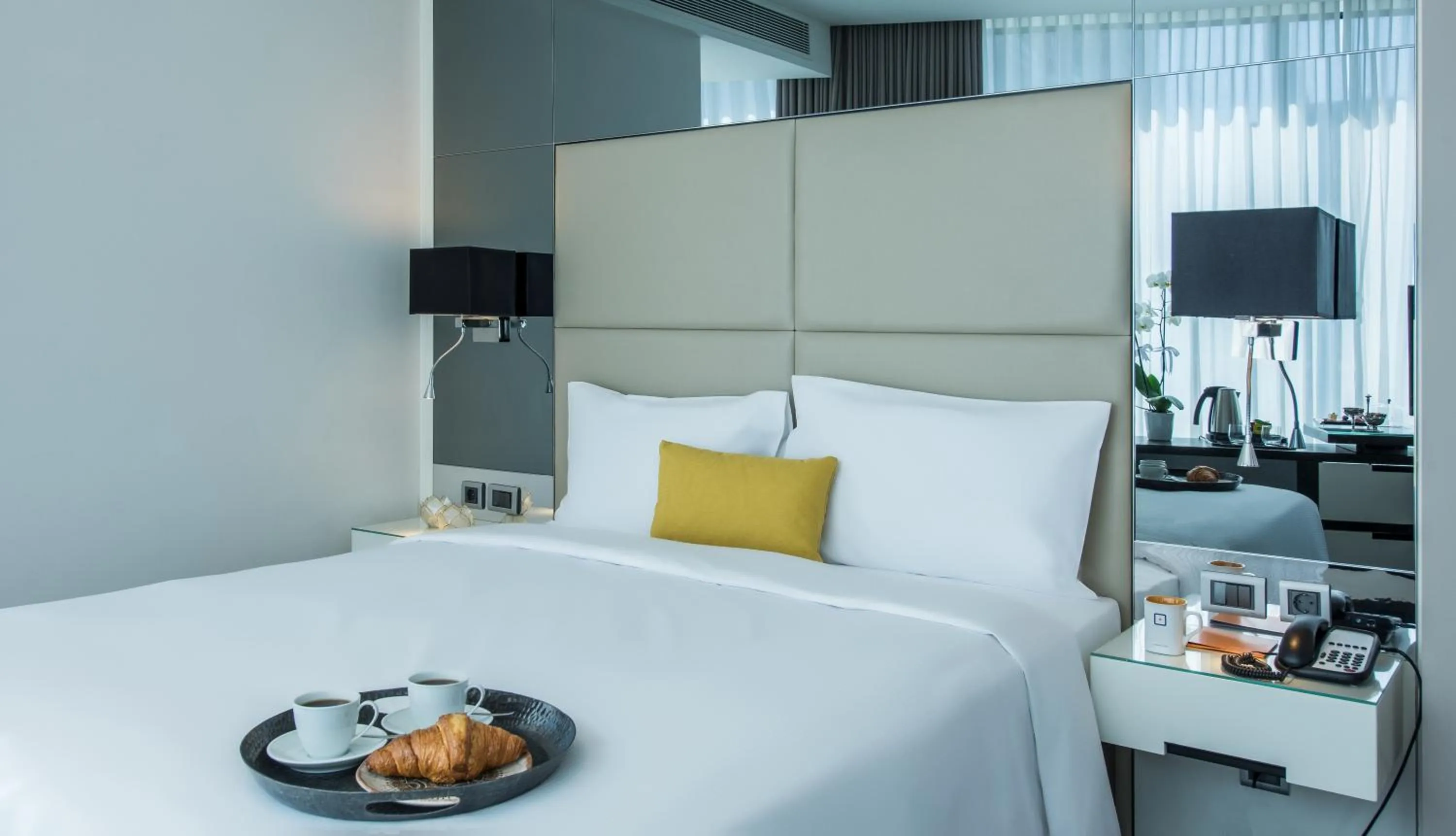 Bed in Centro Westside by Rotana