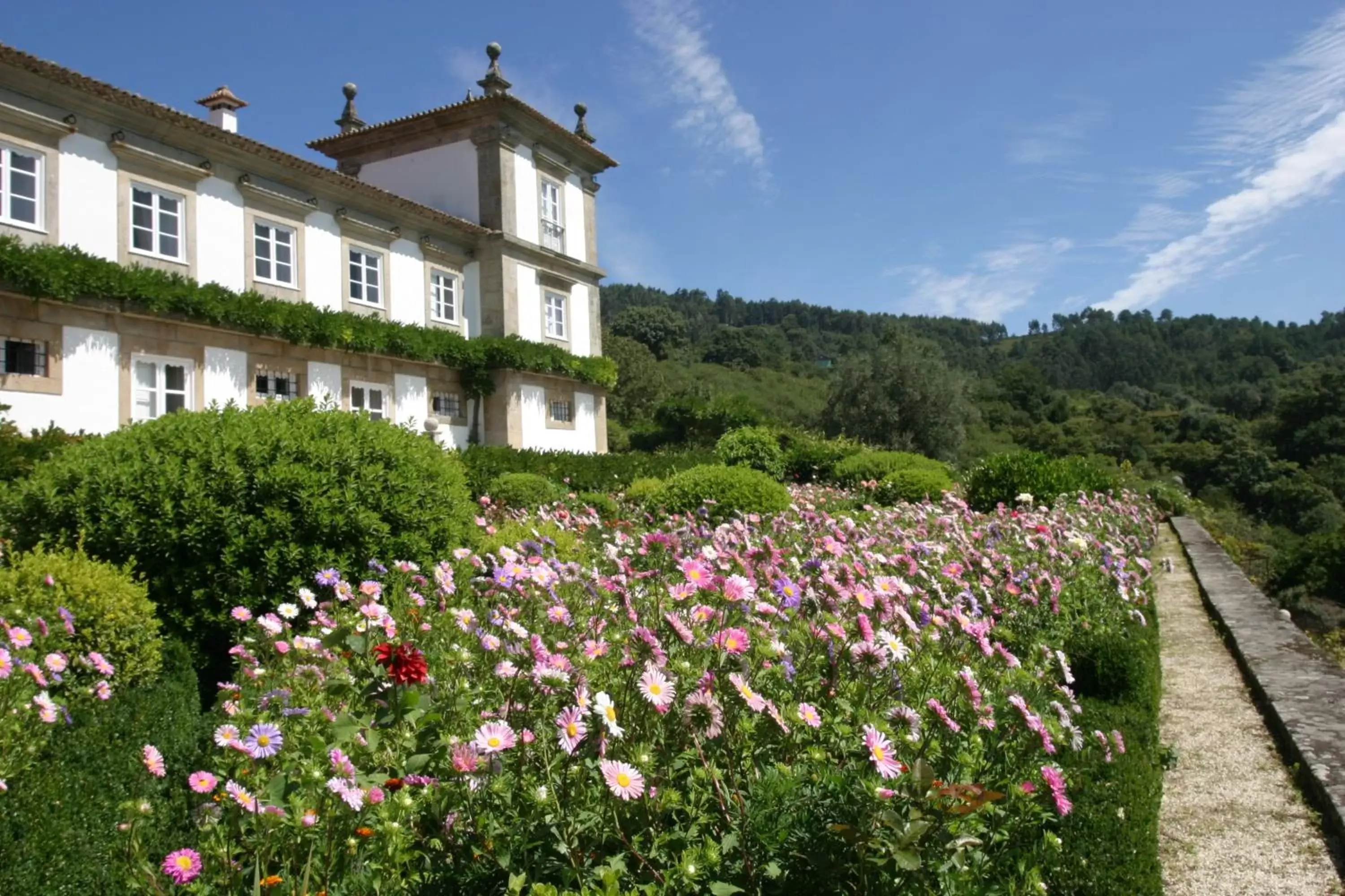 Garden, Property Building in Paço de Calheiros - Turismo de Habitação