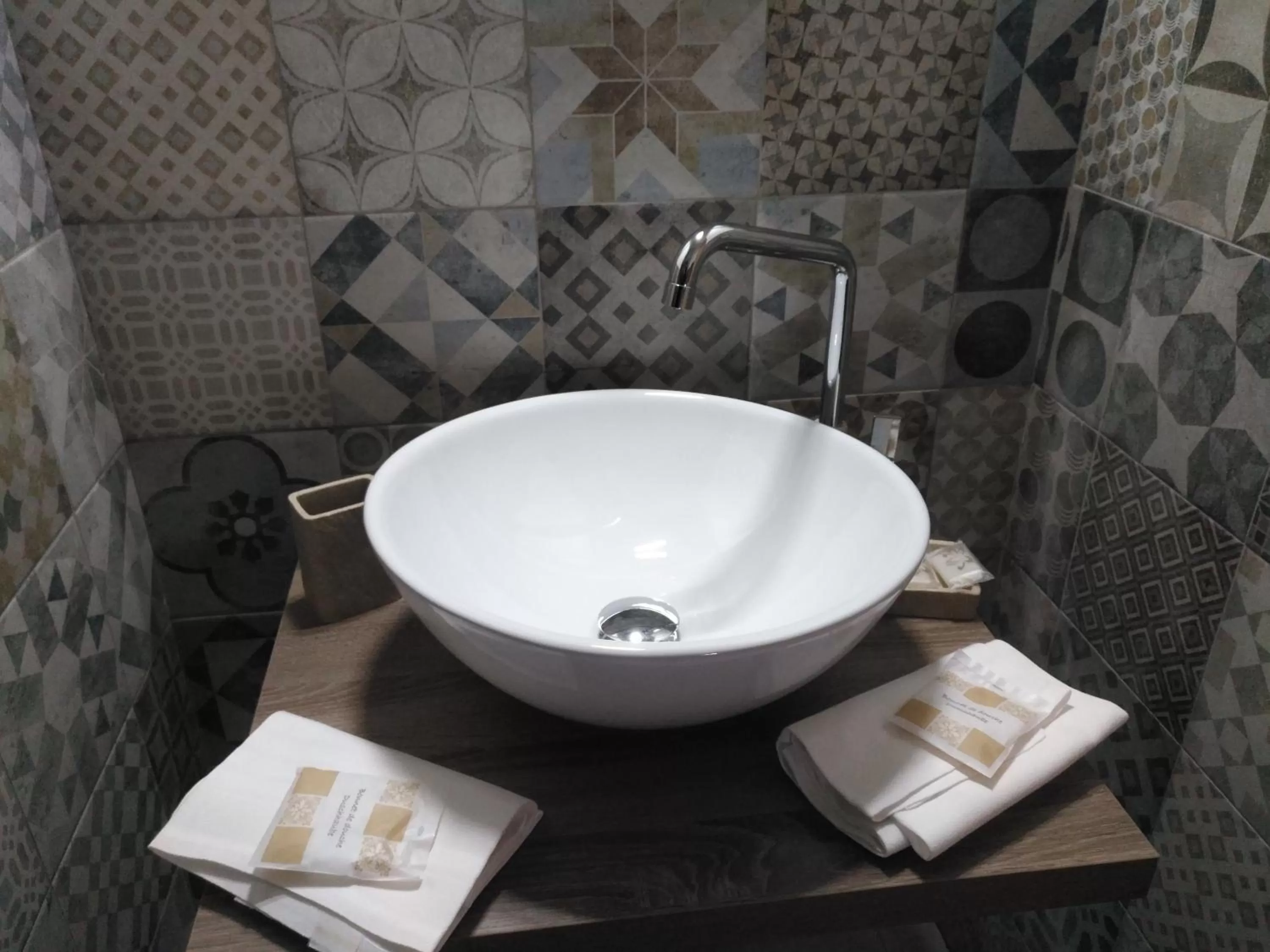 Bathroom in Cicerone Guest House