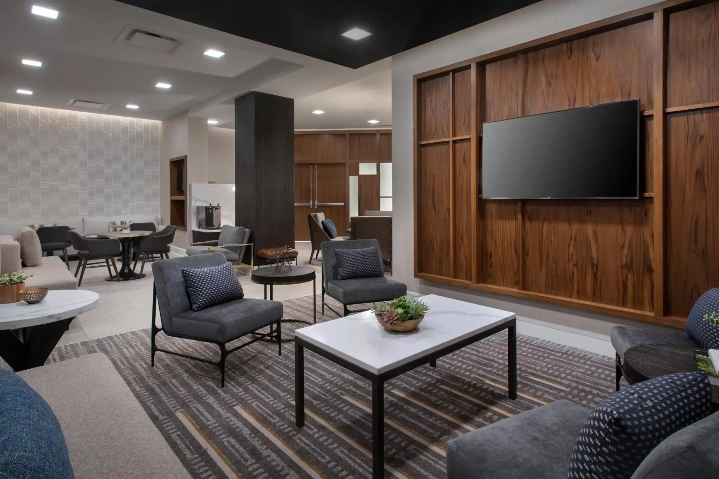 Other, Seating Area in Norfolk Waterside Marriott