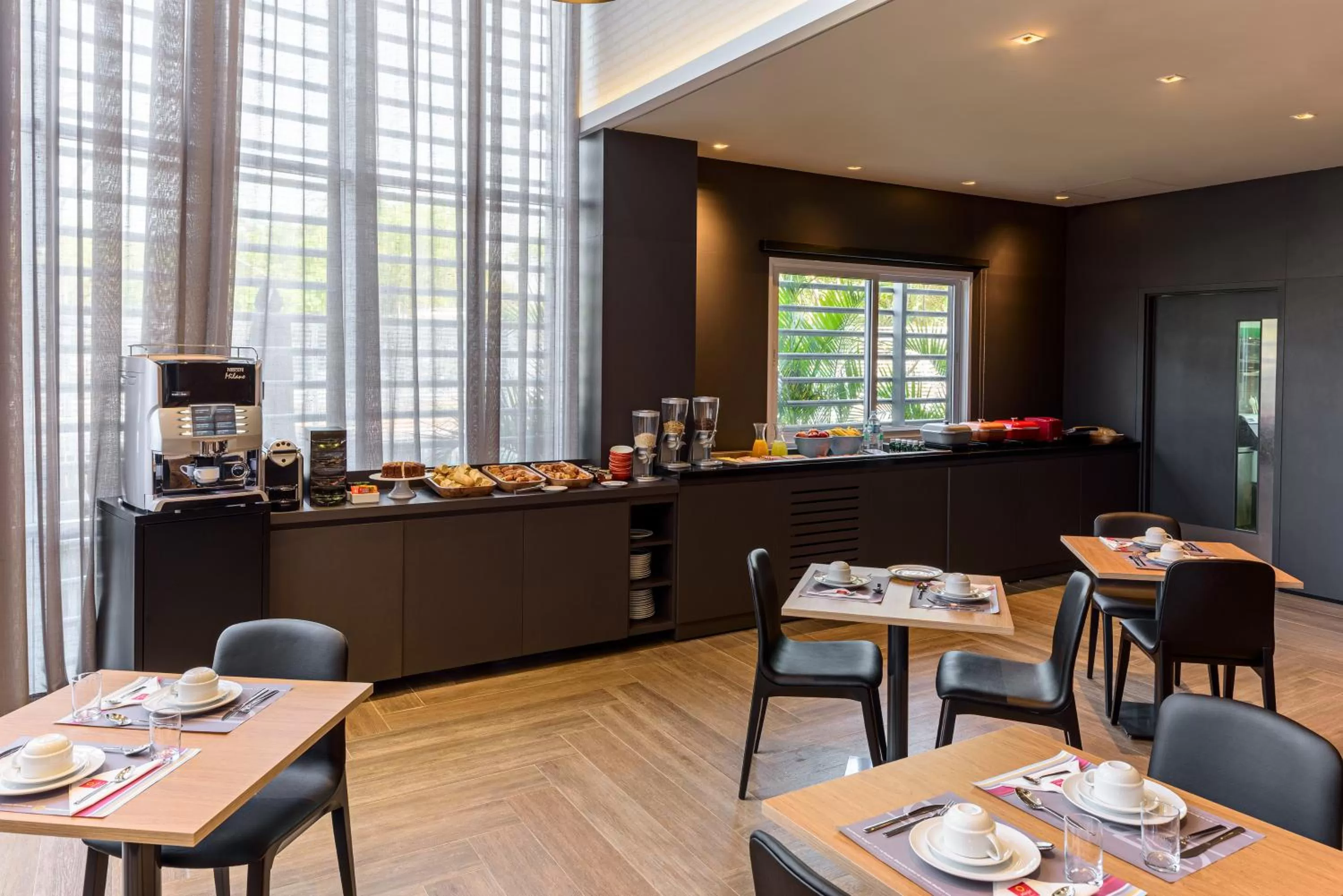 Buffet breakfast in Aparthotel Adagio Sao Bernardo Do Campo