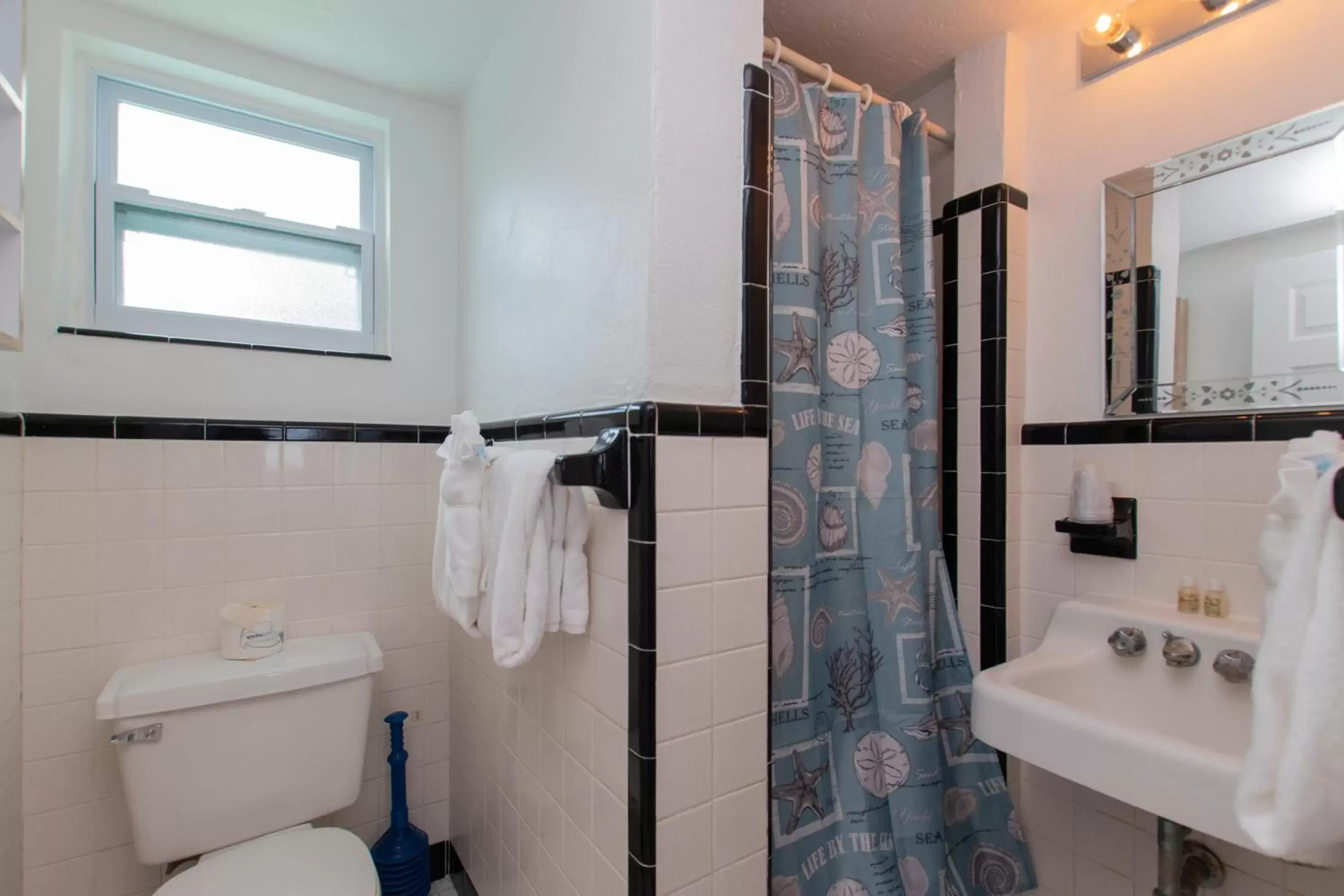 Bathroom in Sunset Cove Beach Resort