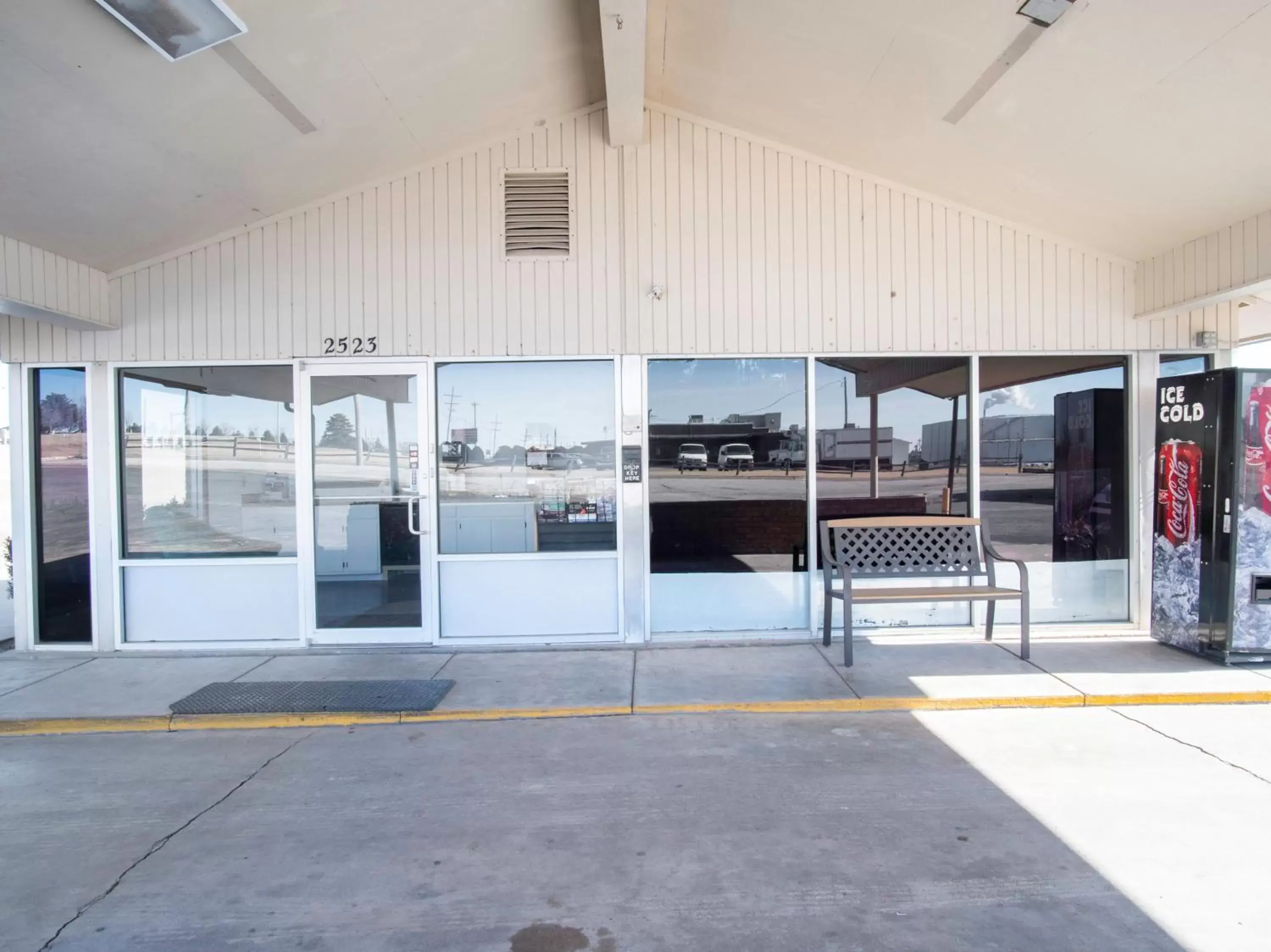 Facade/entrance in Nendels Inn & Suites Dodge City Airport