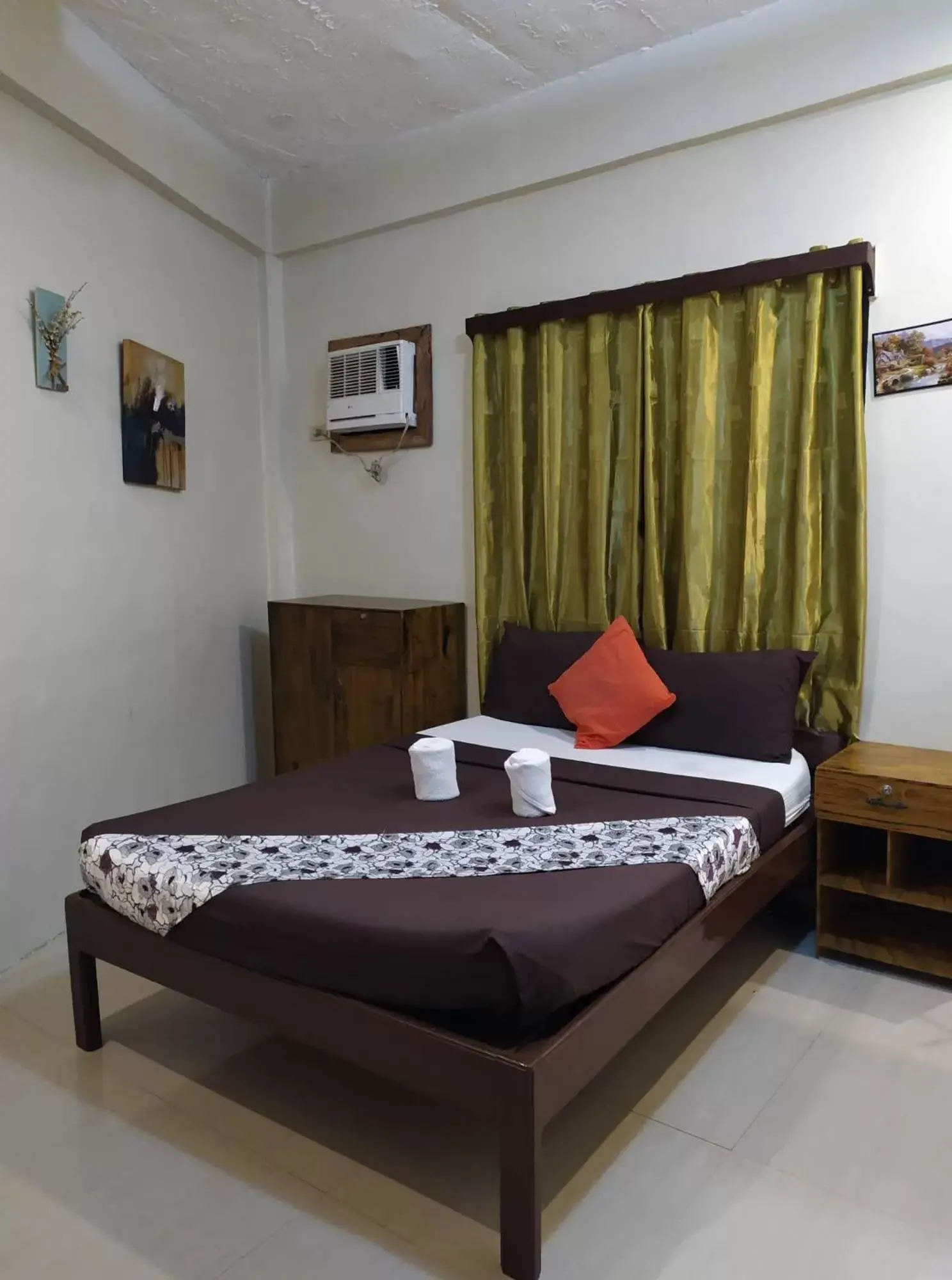 Budget Double Room in St. John Island View Pensionne