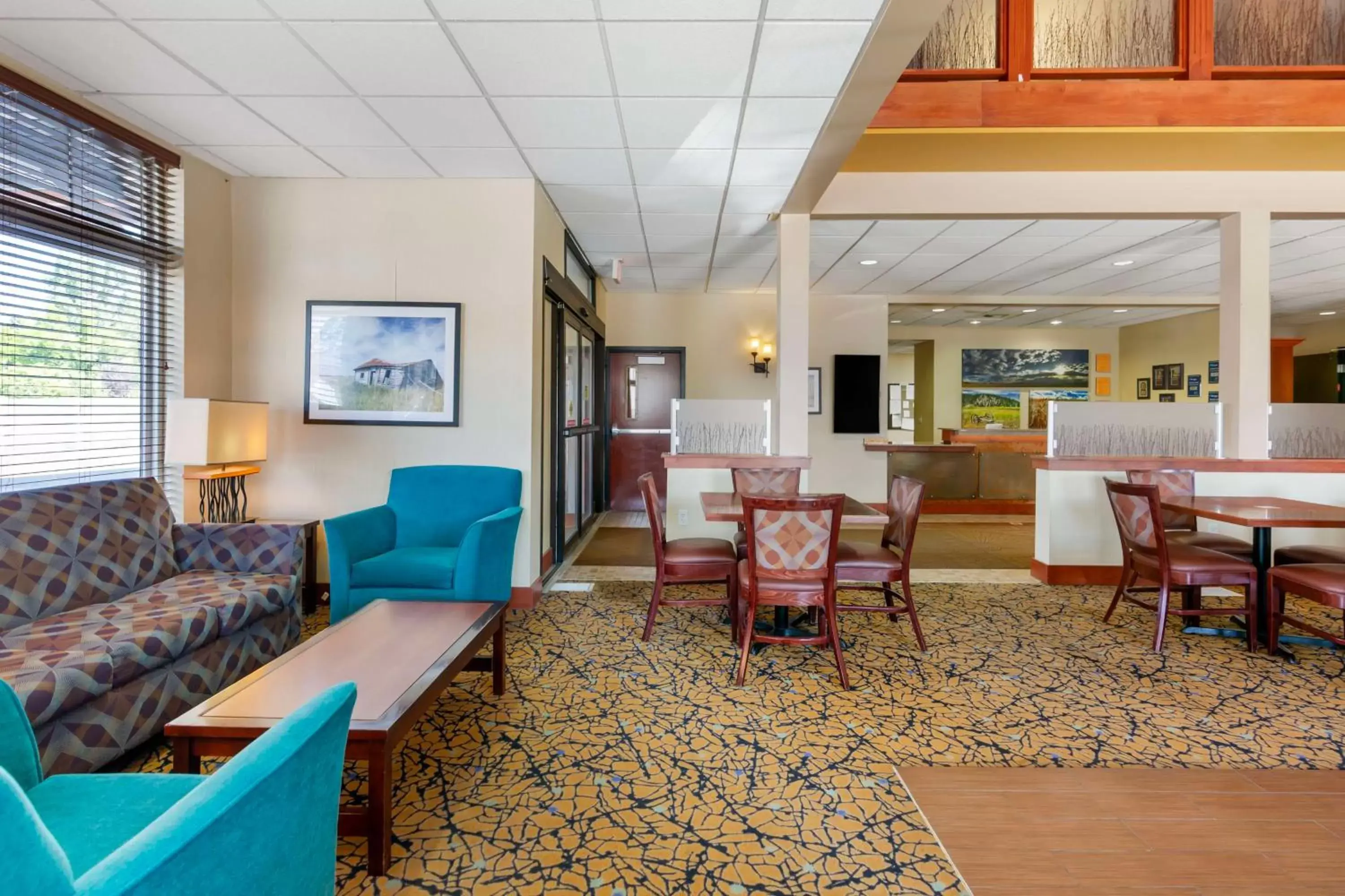 Lobby or reception in Best Western Golden Prairie Inn and Suites