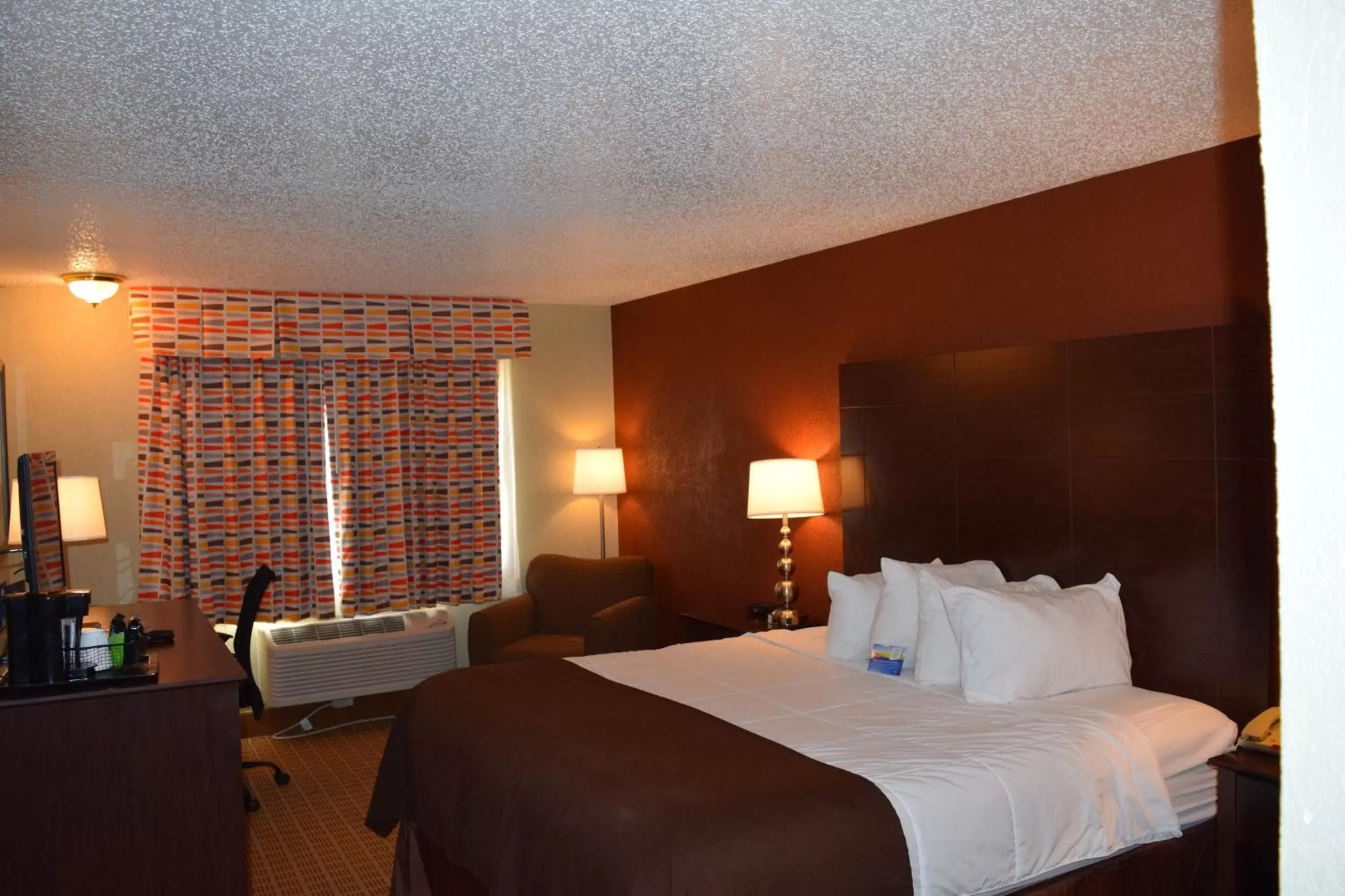 Bedroom, Bed in Baymont by Wyndham Midland Airport