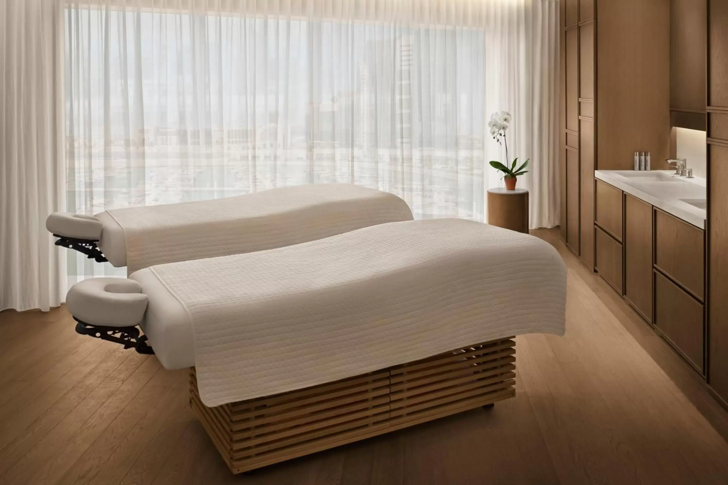 Spa and wellness centre/facilities, Bed in The Abu Dhabi EDITION