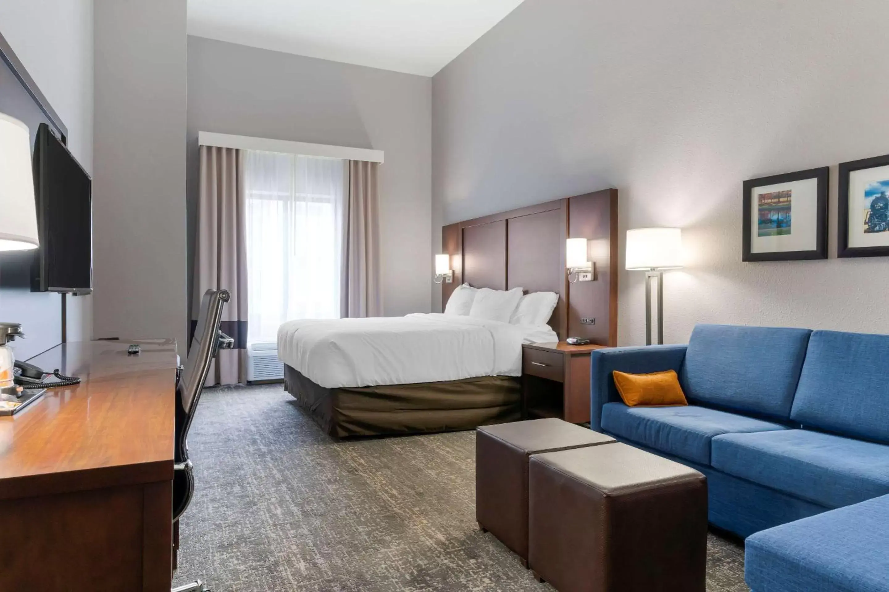 Bedroom, Bed in Comfort Suites Paducah Mall Area Bedroom, Bed in Comfort Suites Paducah Mall Area