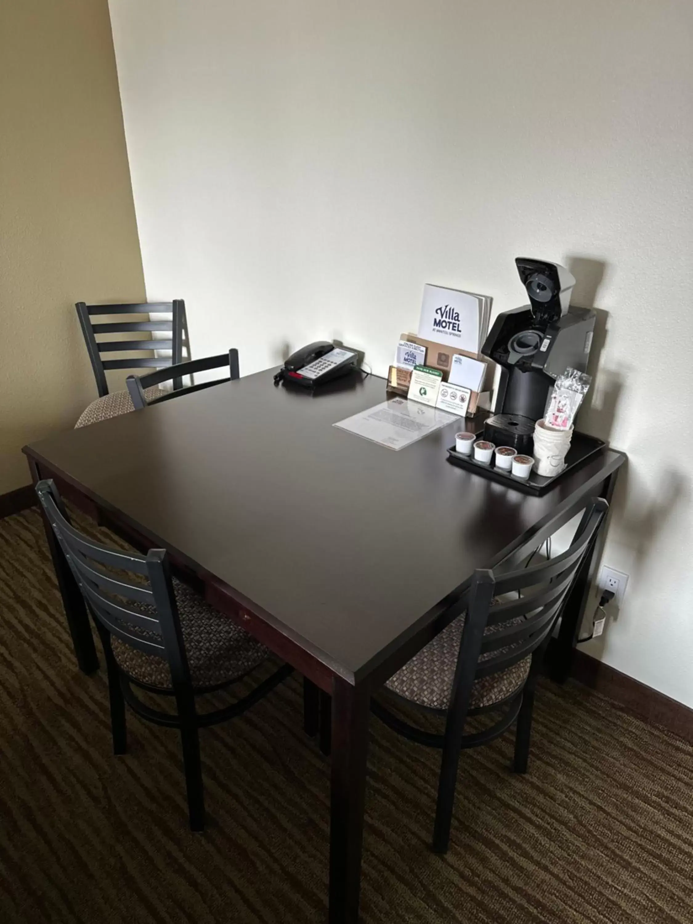 Dining area in Villa Motel at Manitou Springs