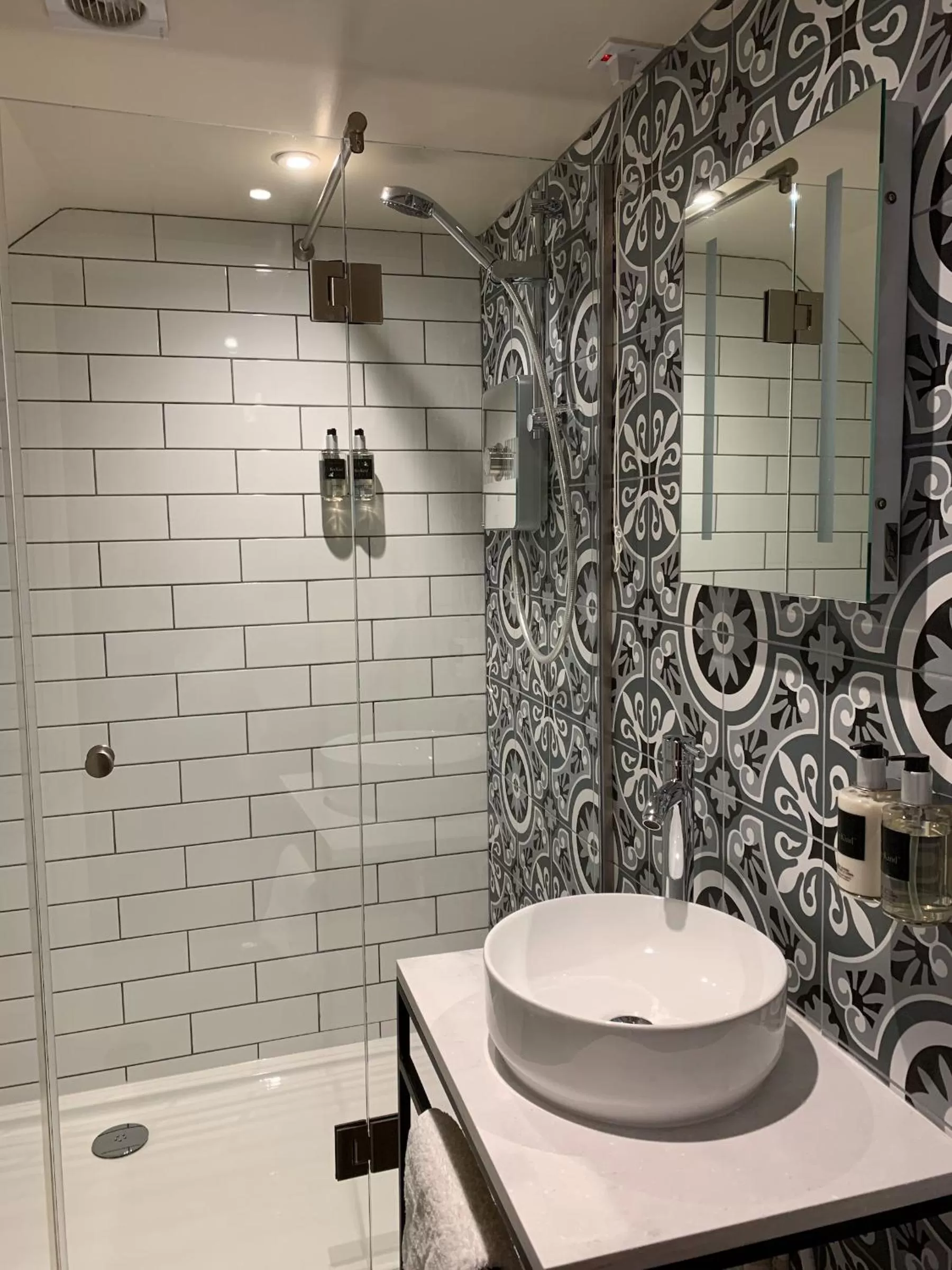 Bathroom in The Balerno Inn