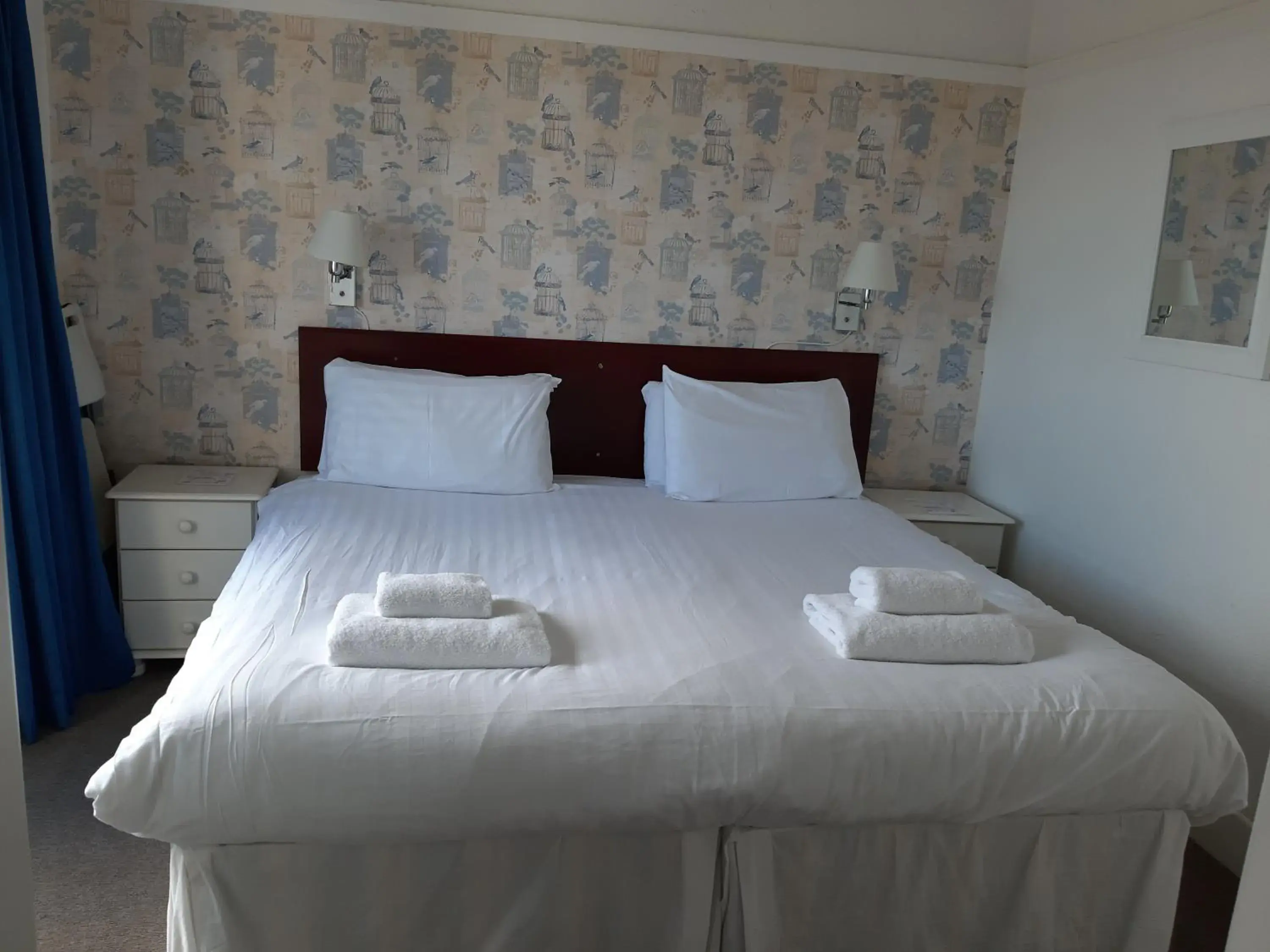 Photo of the whole room, Bed in North Parade Seafront Accommodation